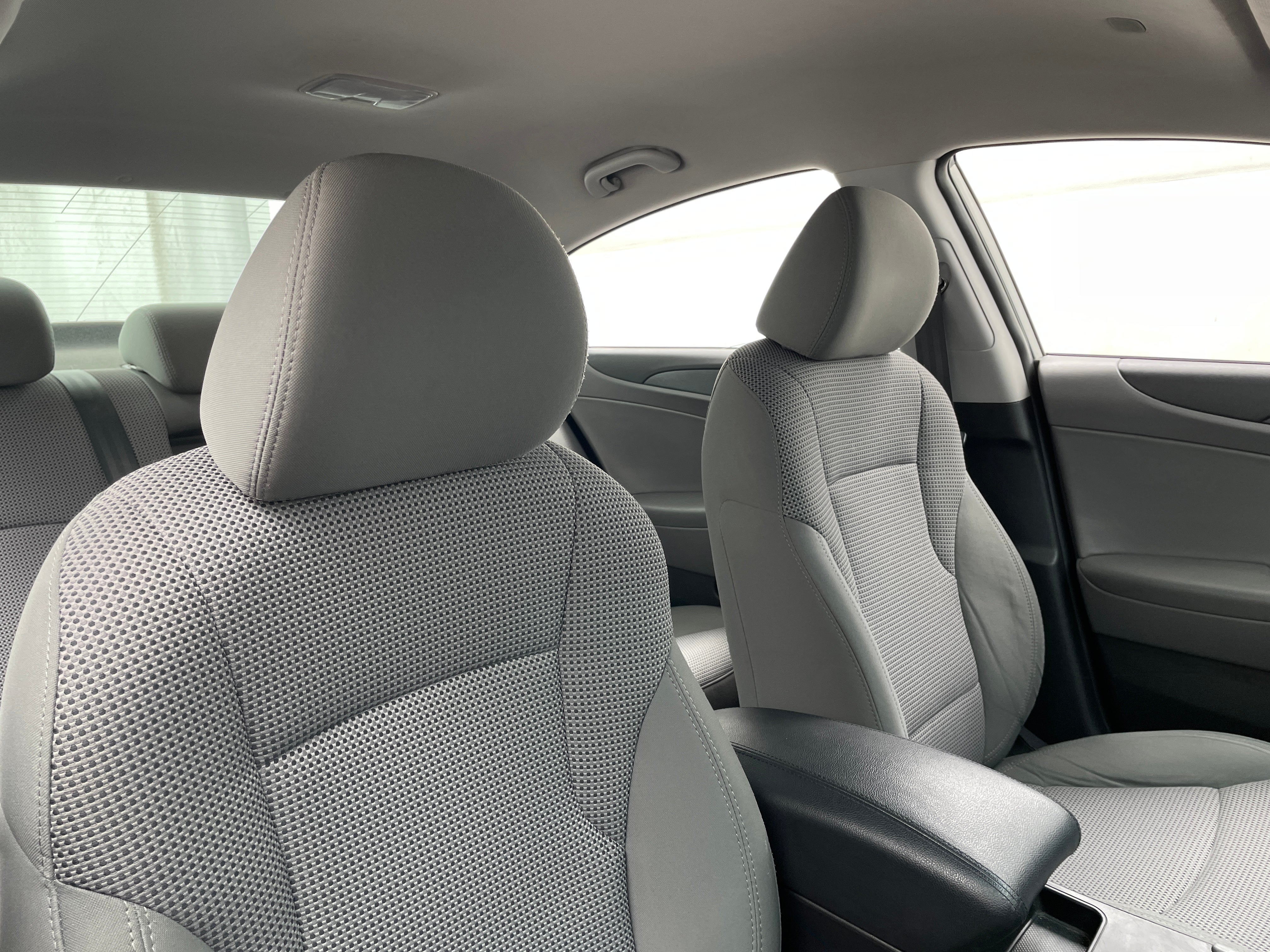 2011 Hyundai Sonata GLS 2