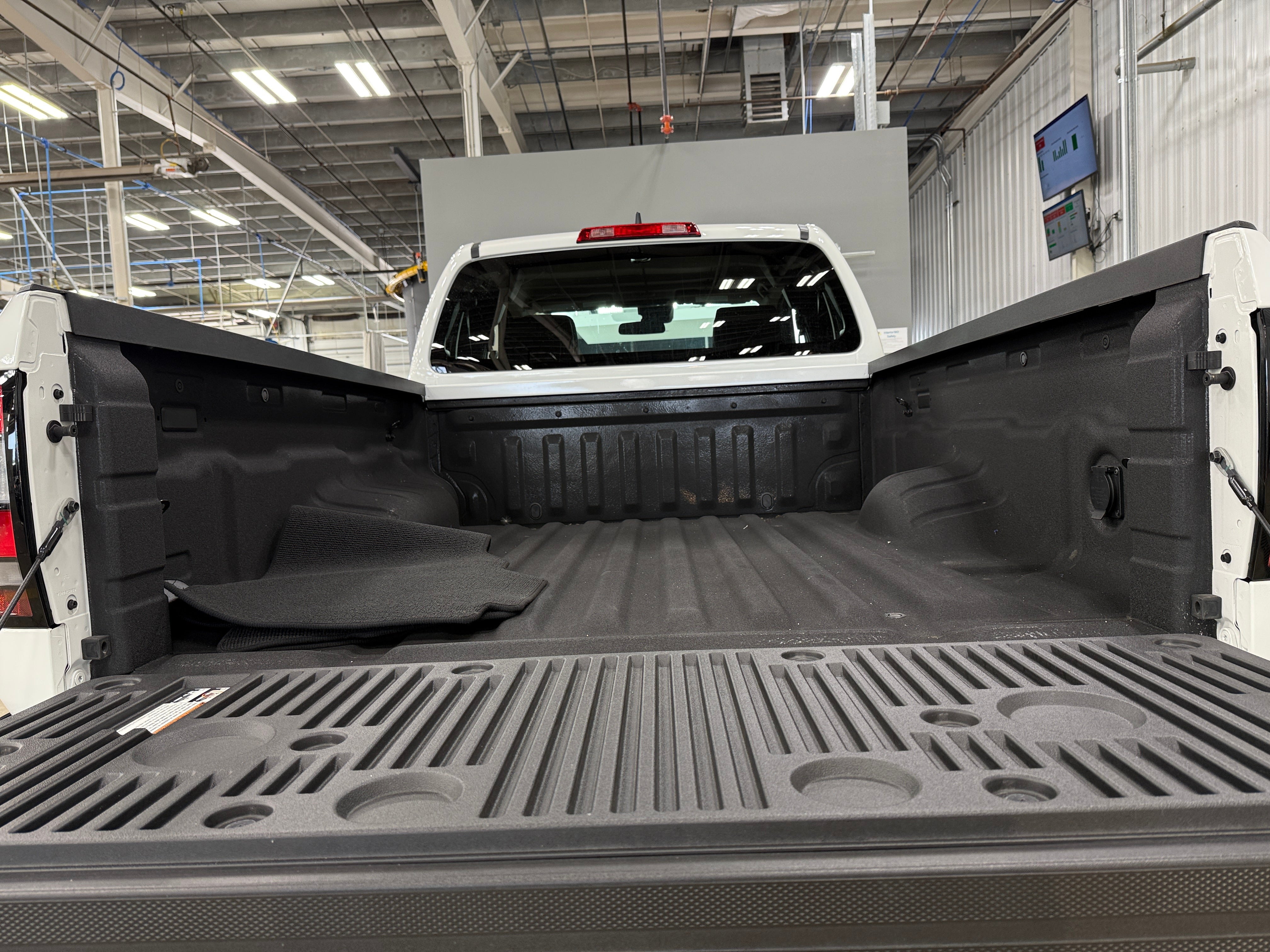 2024 Nissan Frontier S/C 7
