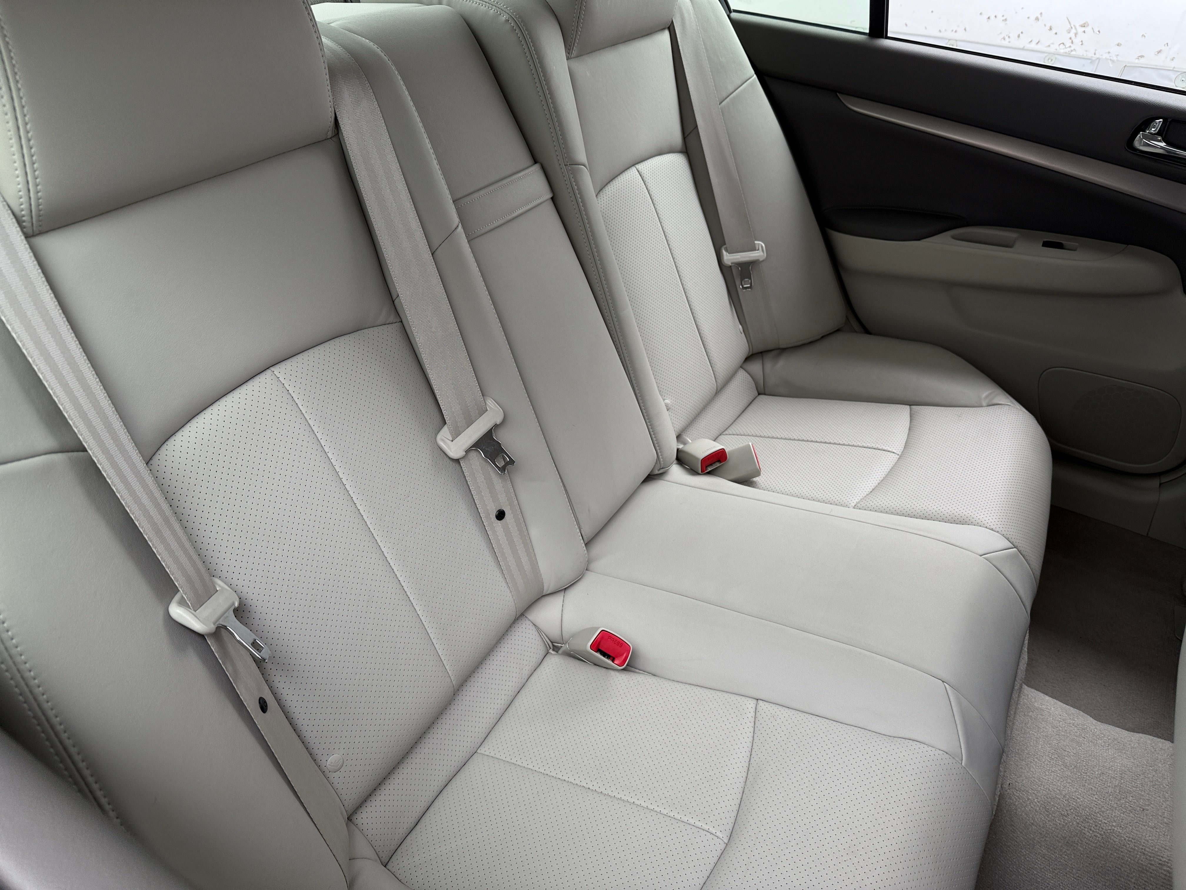 2012 INFINITI G25 x 5