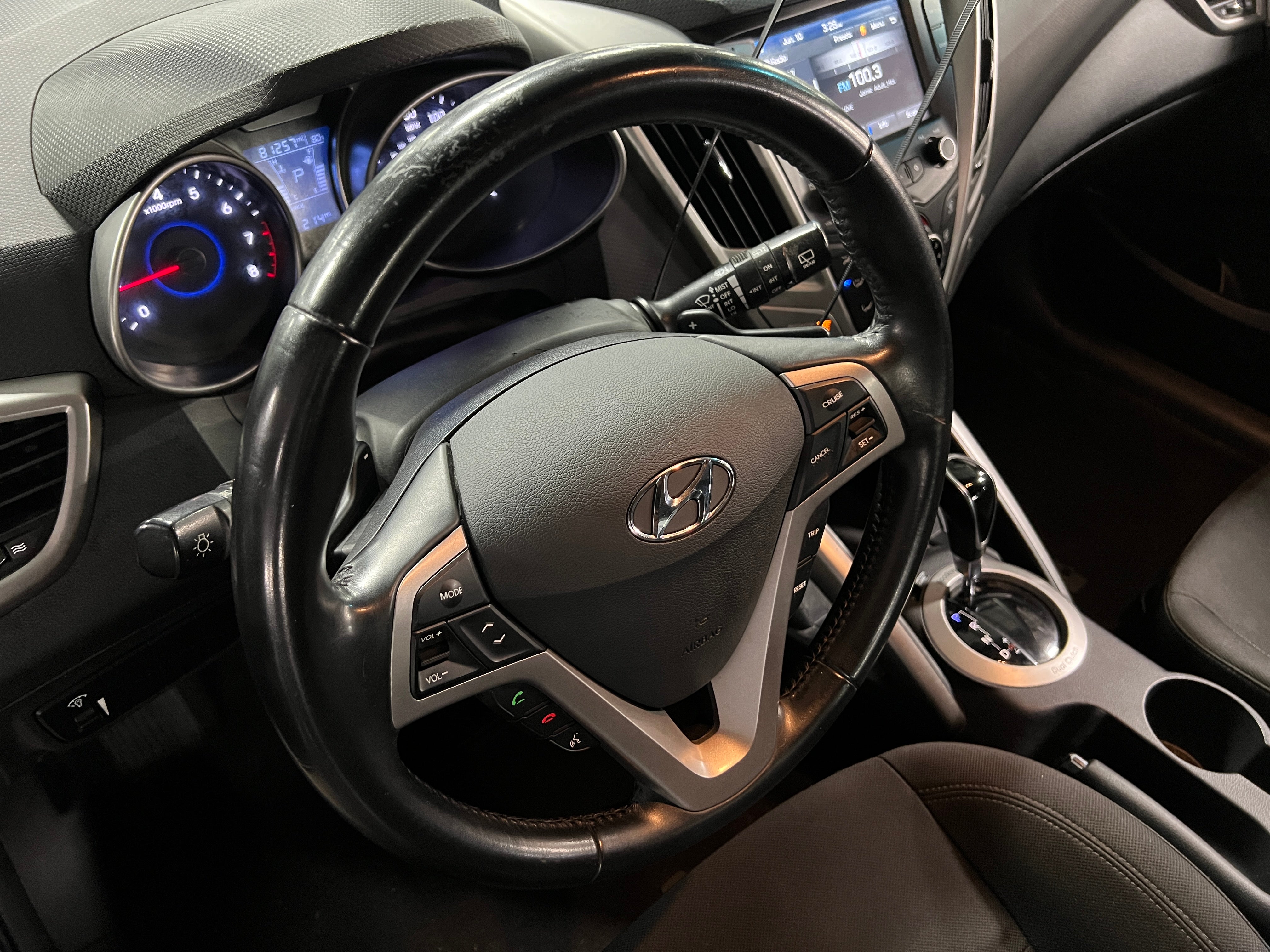 2017 Hyundai Veloster Base 4