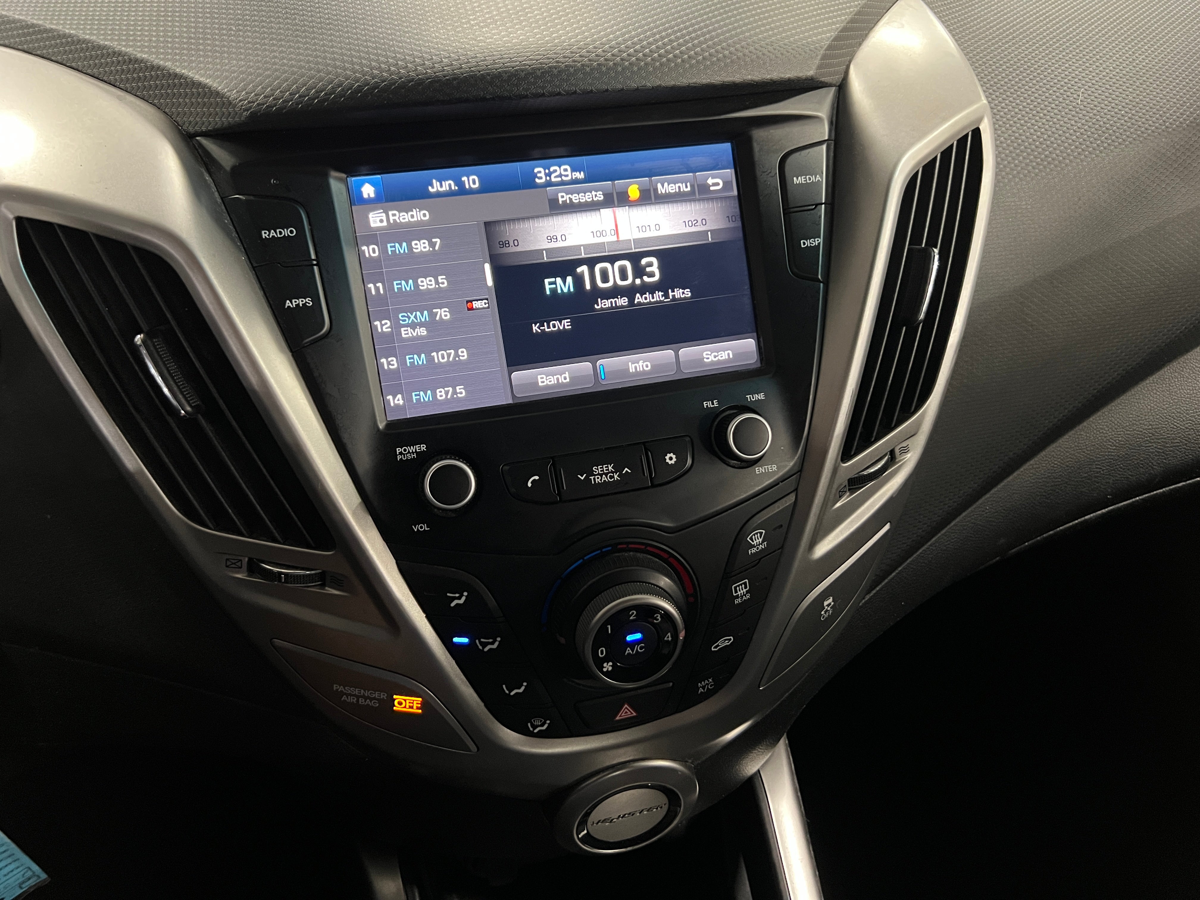 2017 Hyundai Veloster Base 3