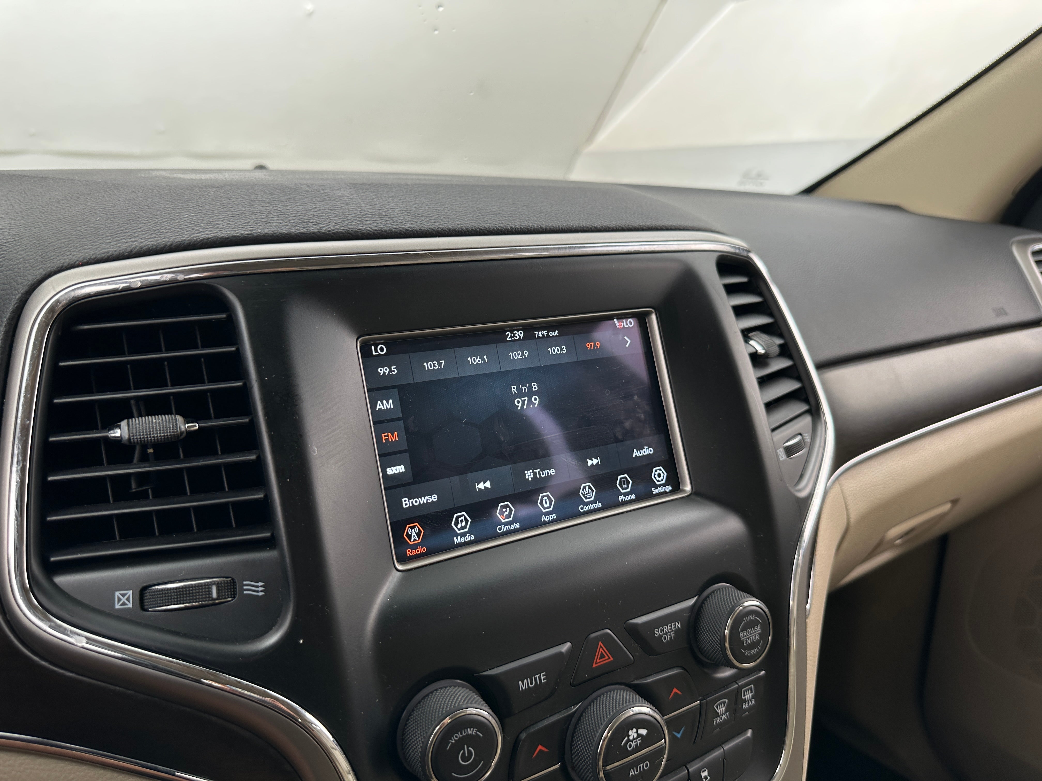 2018 Jeep Grand Cherokee Limited Edition 3