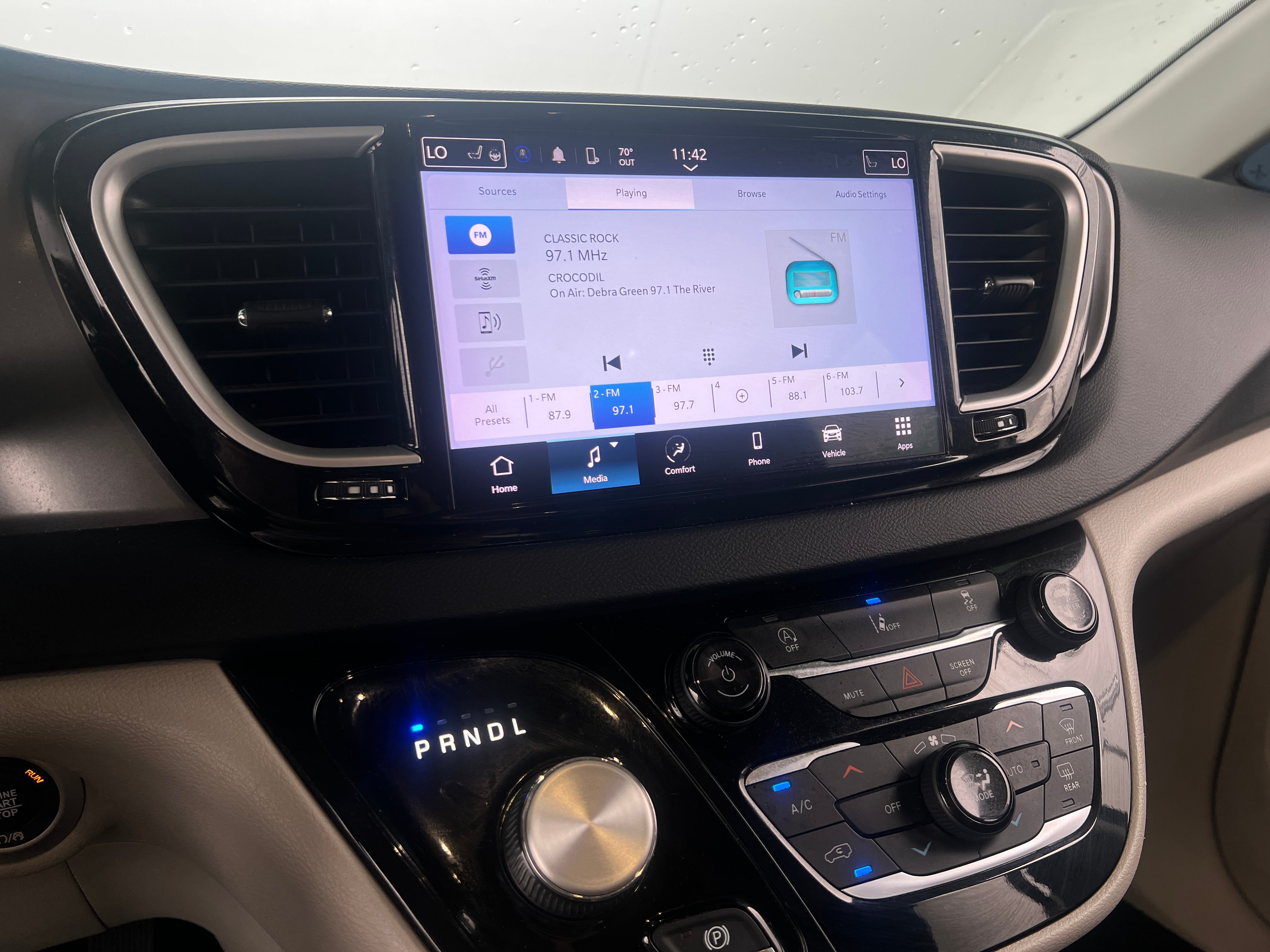 2022 Chrysler Pacifica Touring L 3