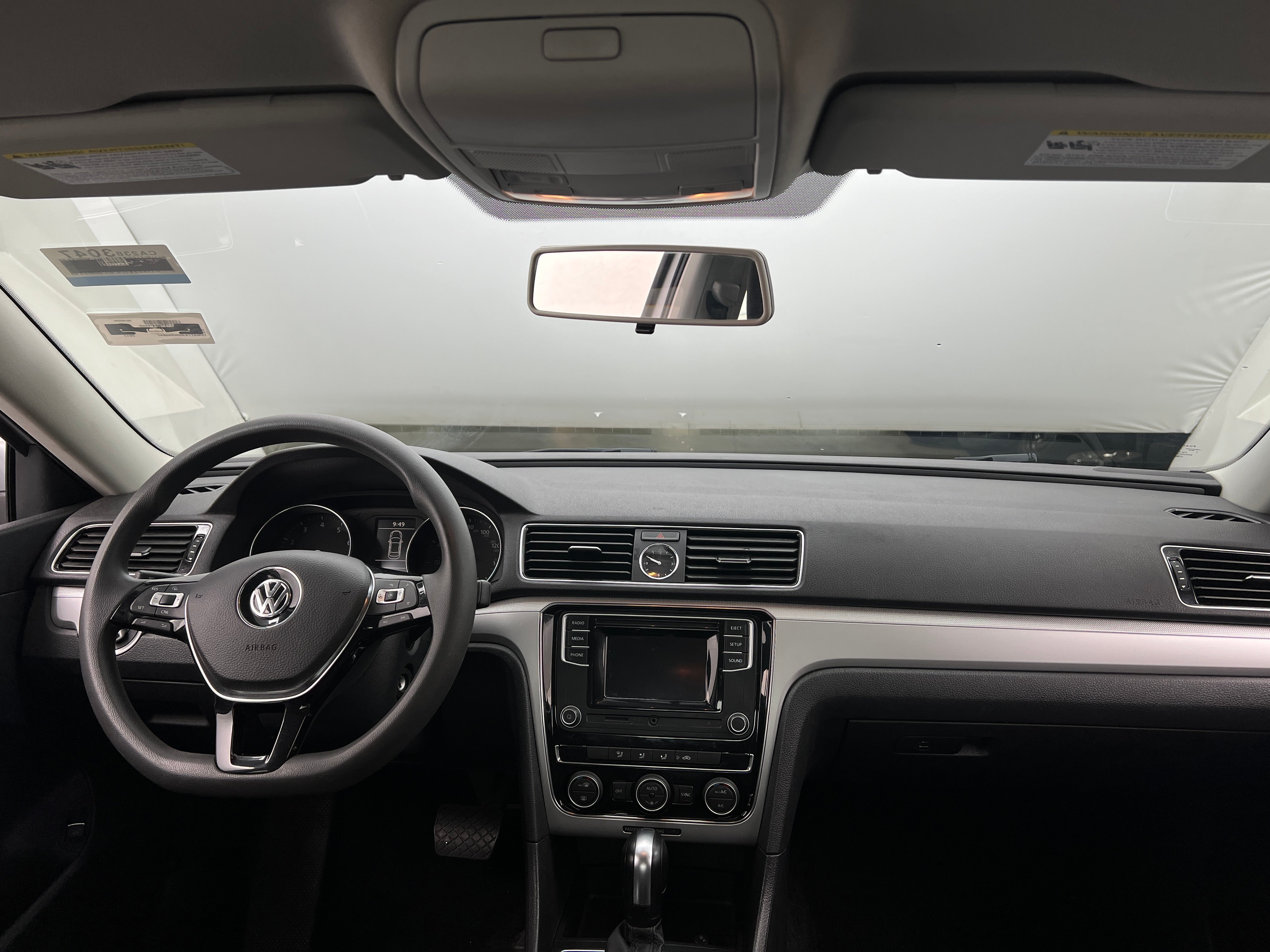 2017 Volkswagen Passat S 3
