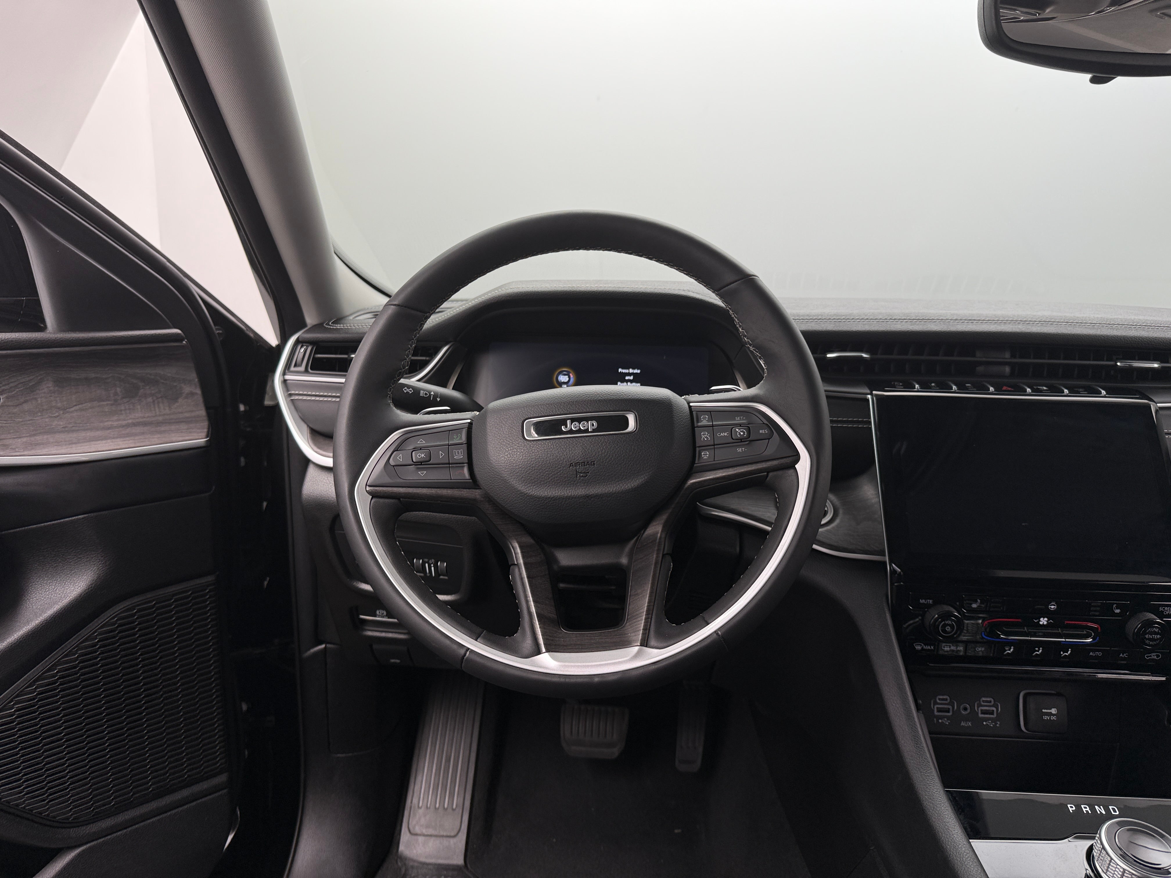 Thumbnail: 2024 Jeep Grand Cherokee L - 4