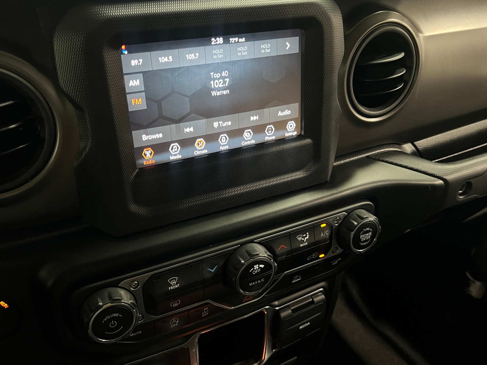 Thumbnail: 2022 Jeep Gladiator - 4