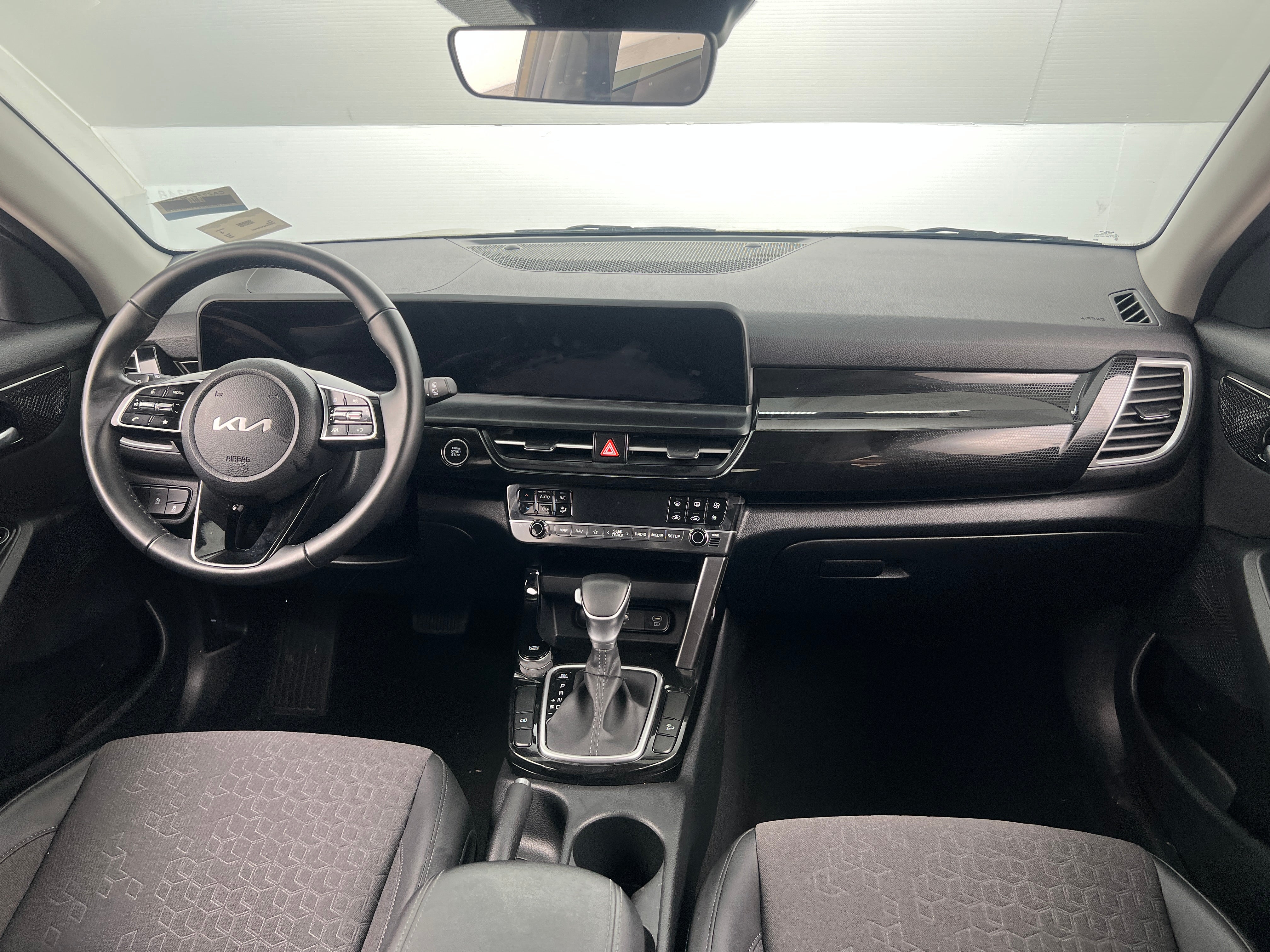 2024 Kia Seltos S 2