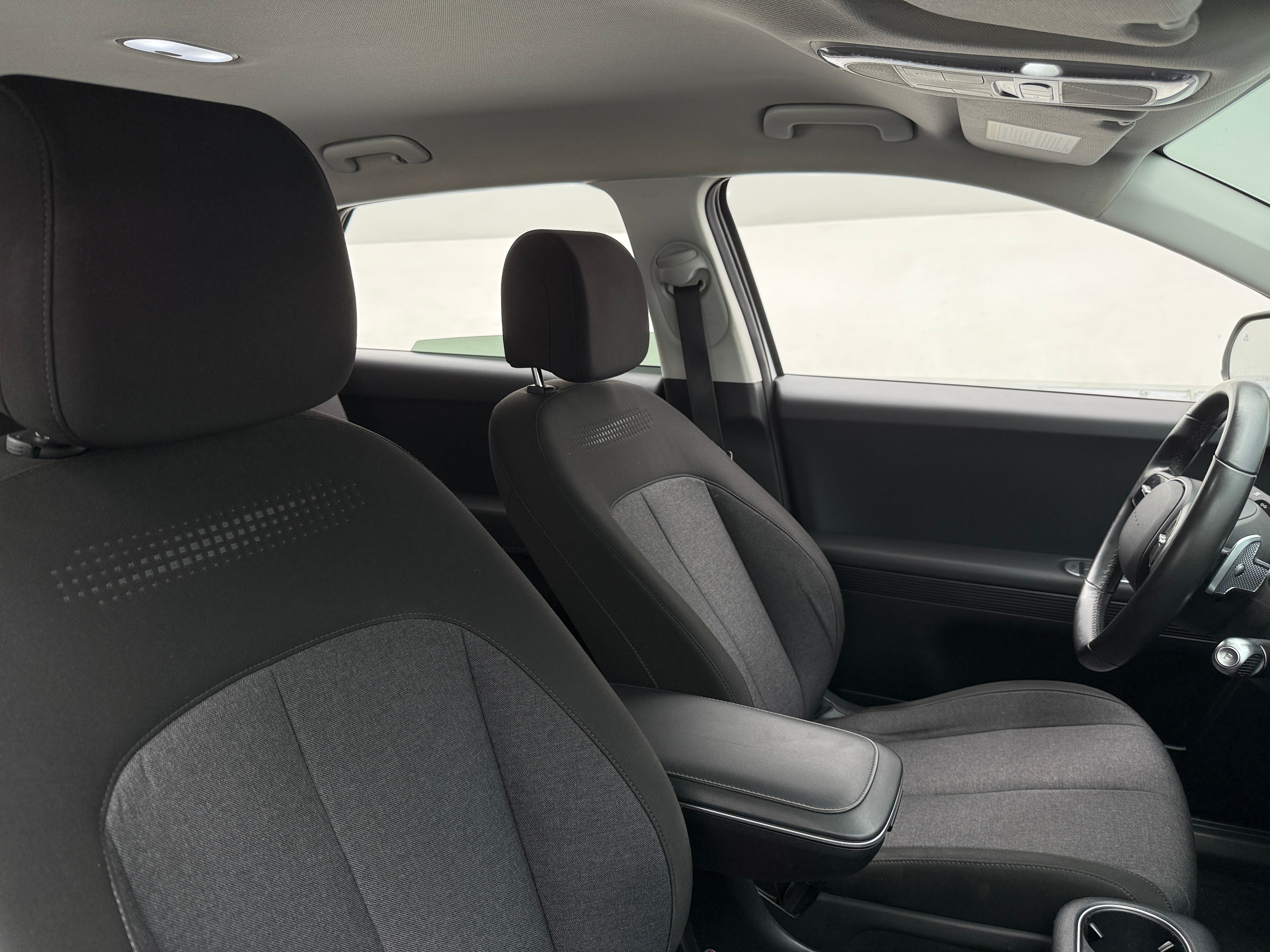 2022 Hyundai Ioniq 5 SE 2