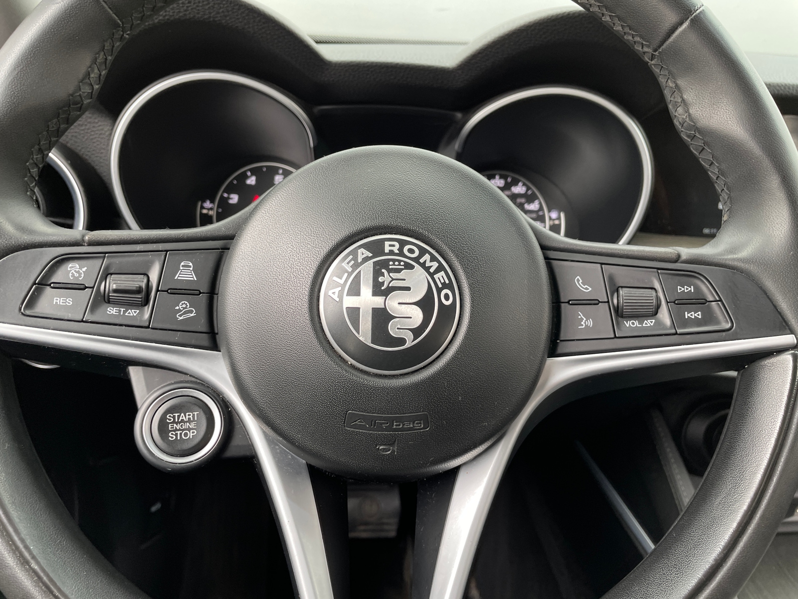 Thumbnail: 2019 Alfa Romeo Stelvio - 4