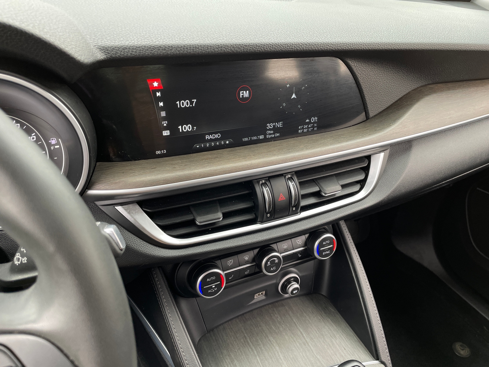 Thumbnail: 2019 Alfa Romeo Stelvio - 3