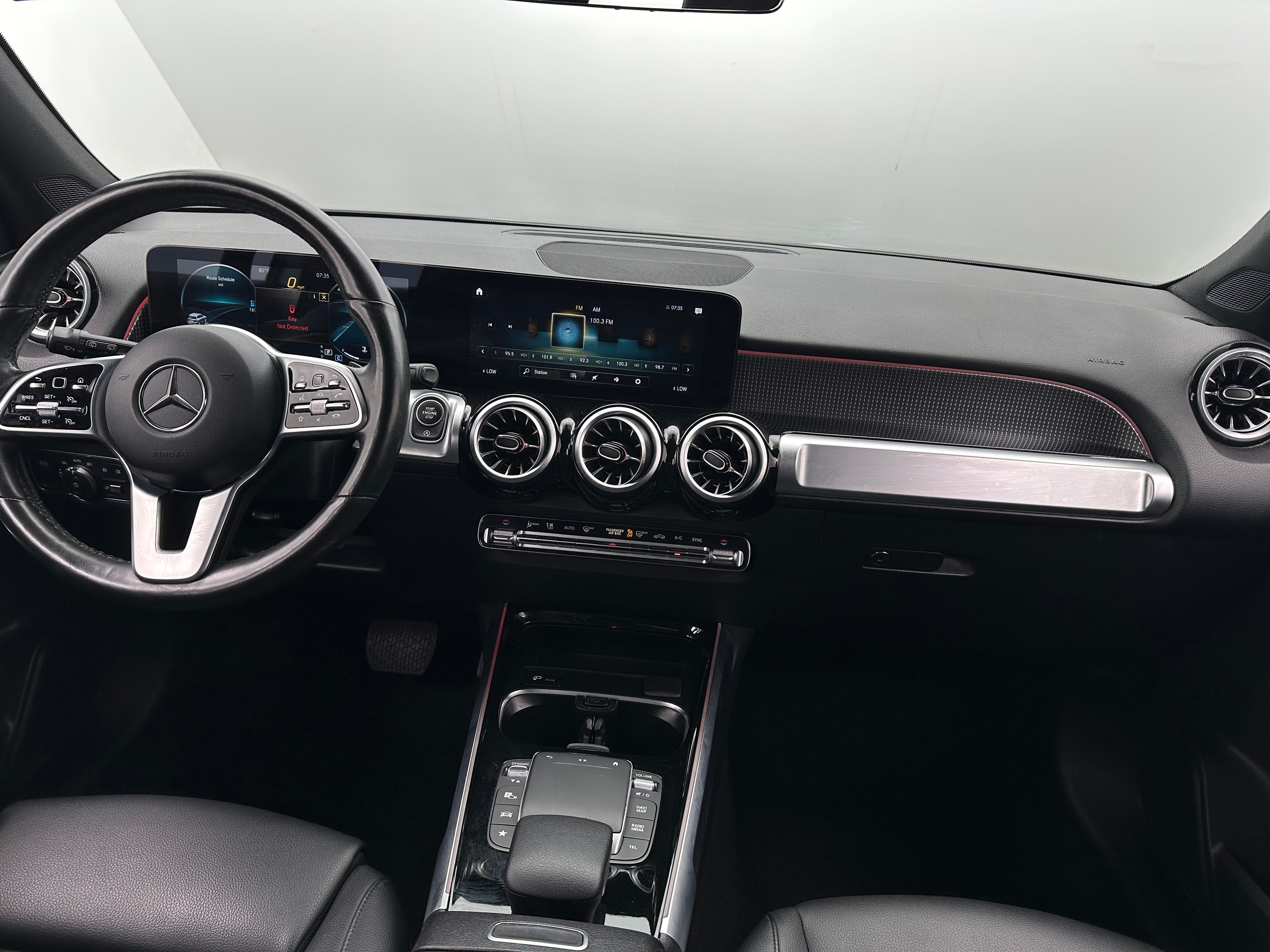 Thumbnail: 2022 Mercedes-Benz GLB - 2
