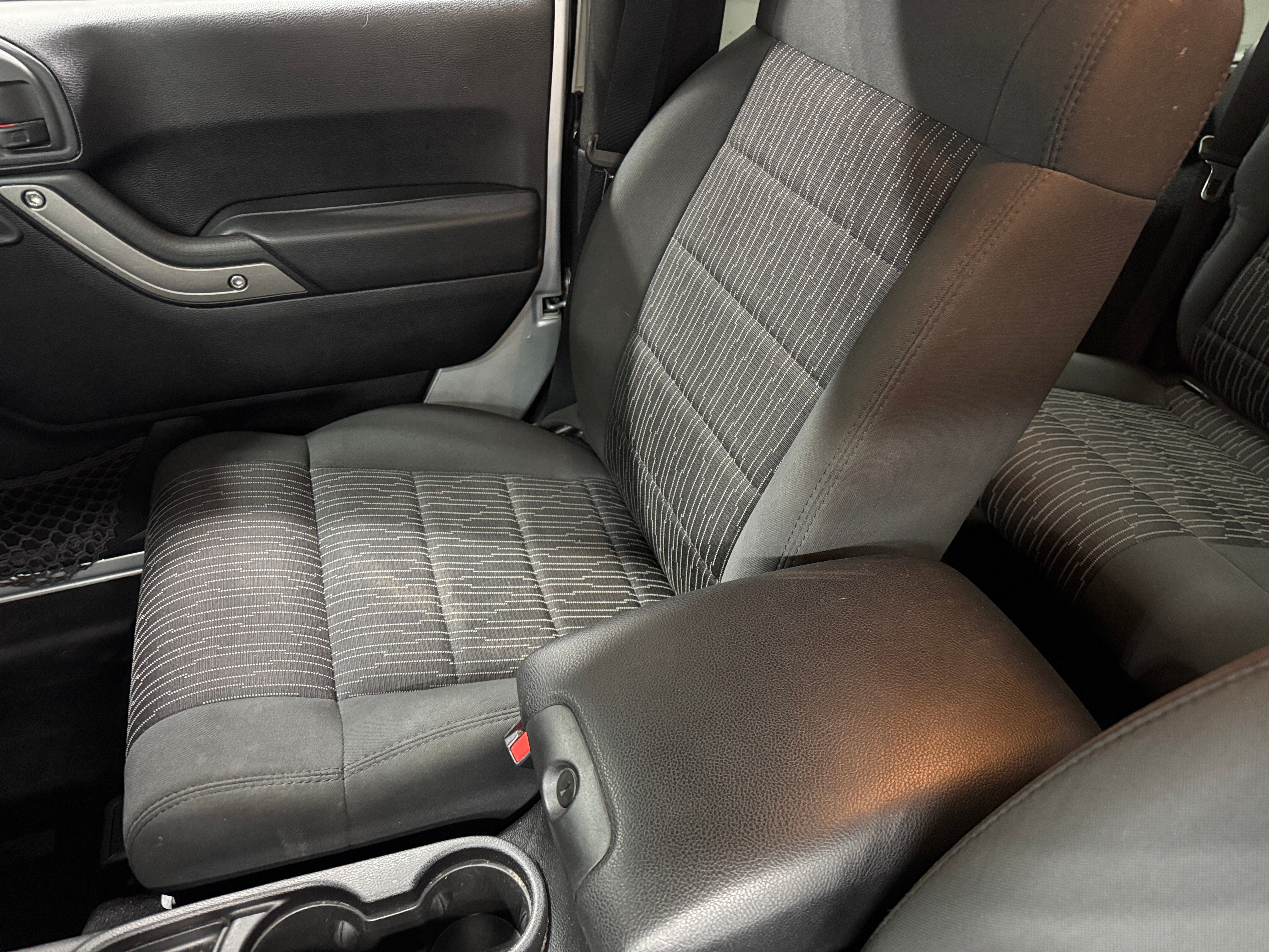 2011 Jeep Wrangler Sport 2