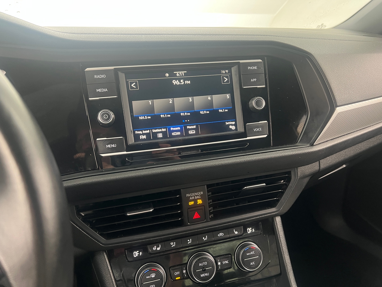 Thumbnail: 2021 Volkswagen Jetta - 4
