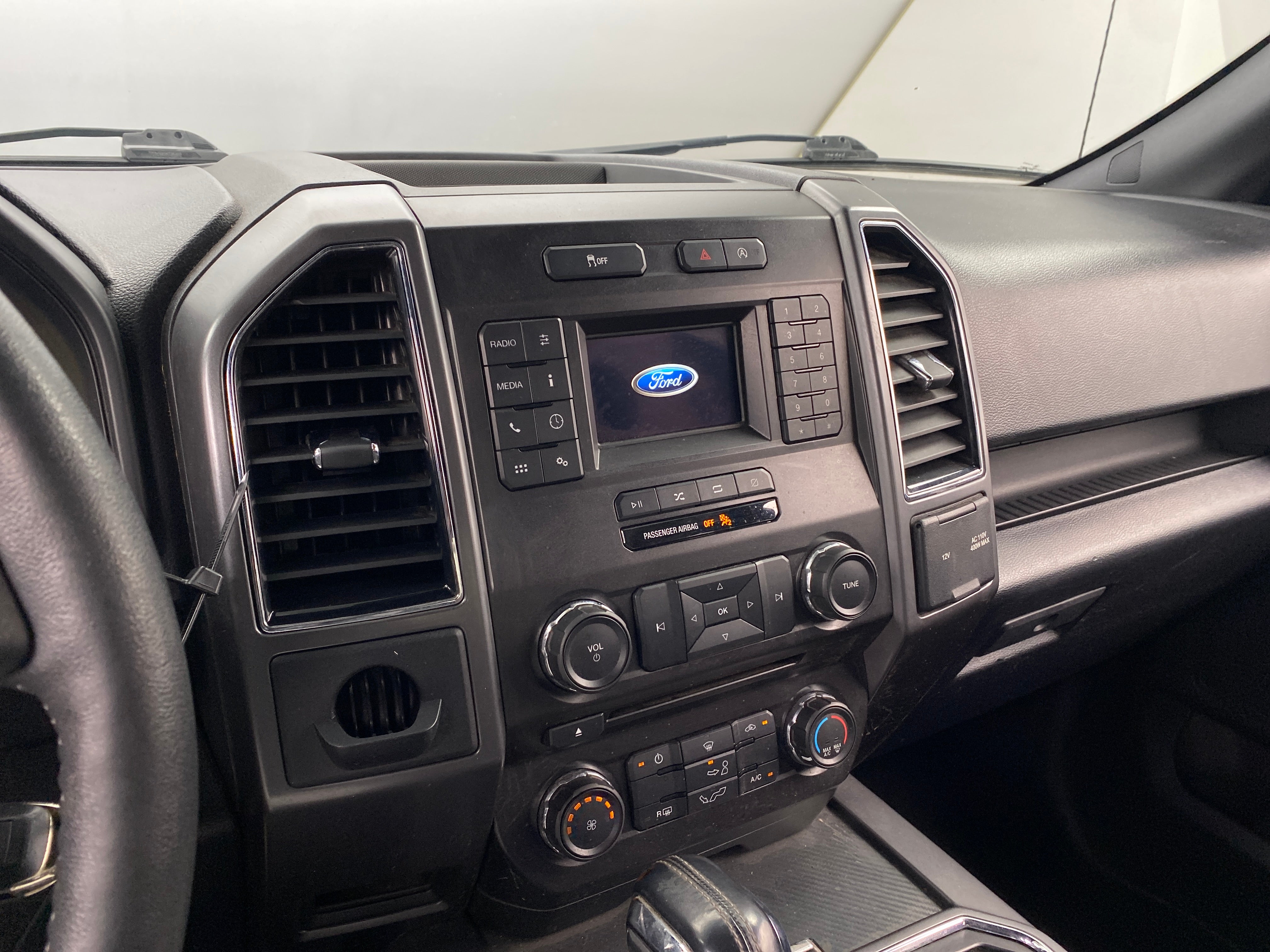 2018 Ford Econoline E-150 4