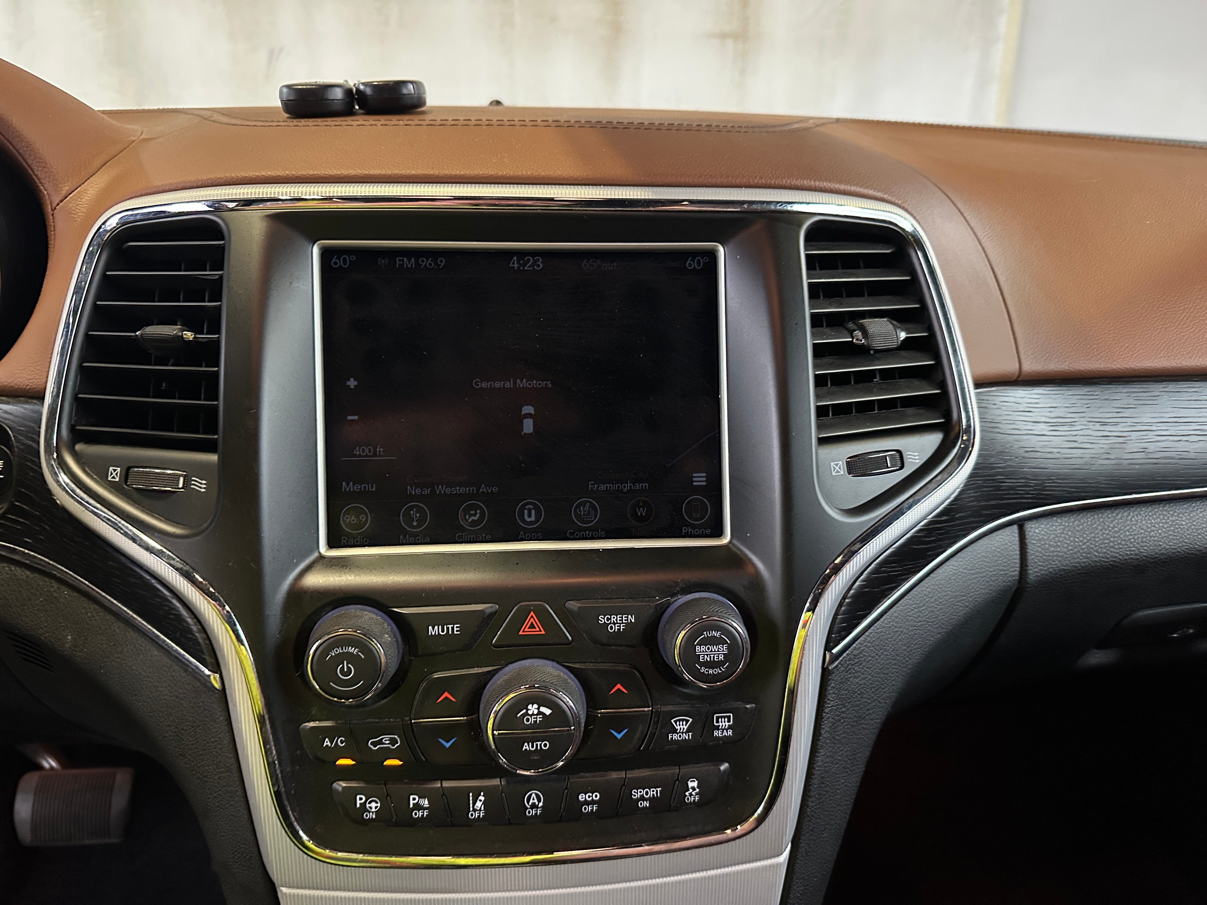 2018 Jeep Grand Cherokee Summit 3
