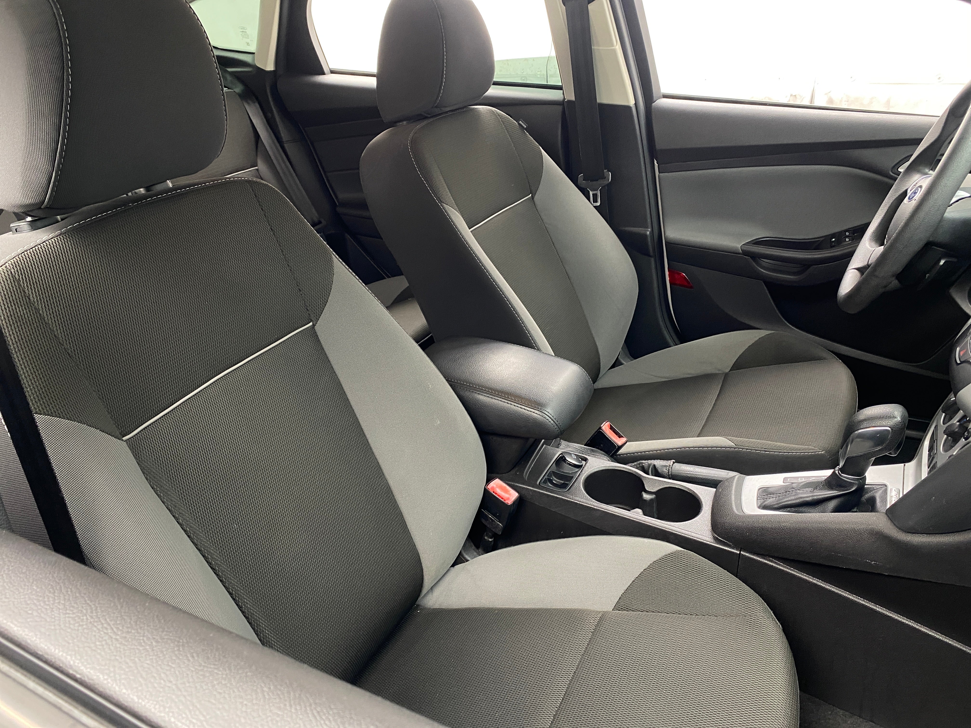 2013 Ford Focus SE 2