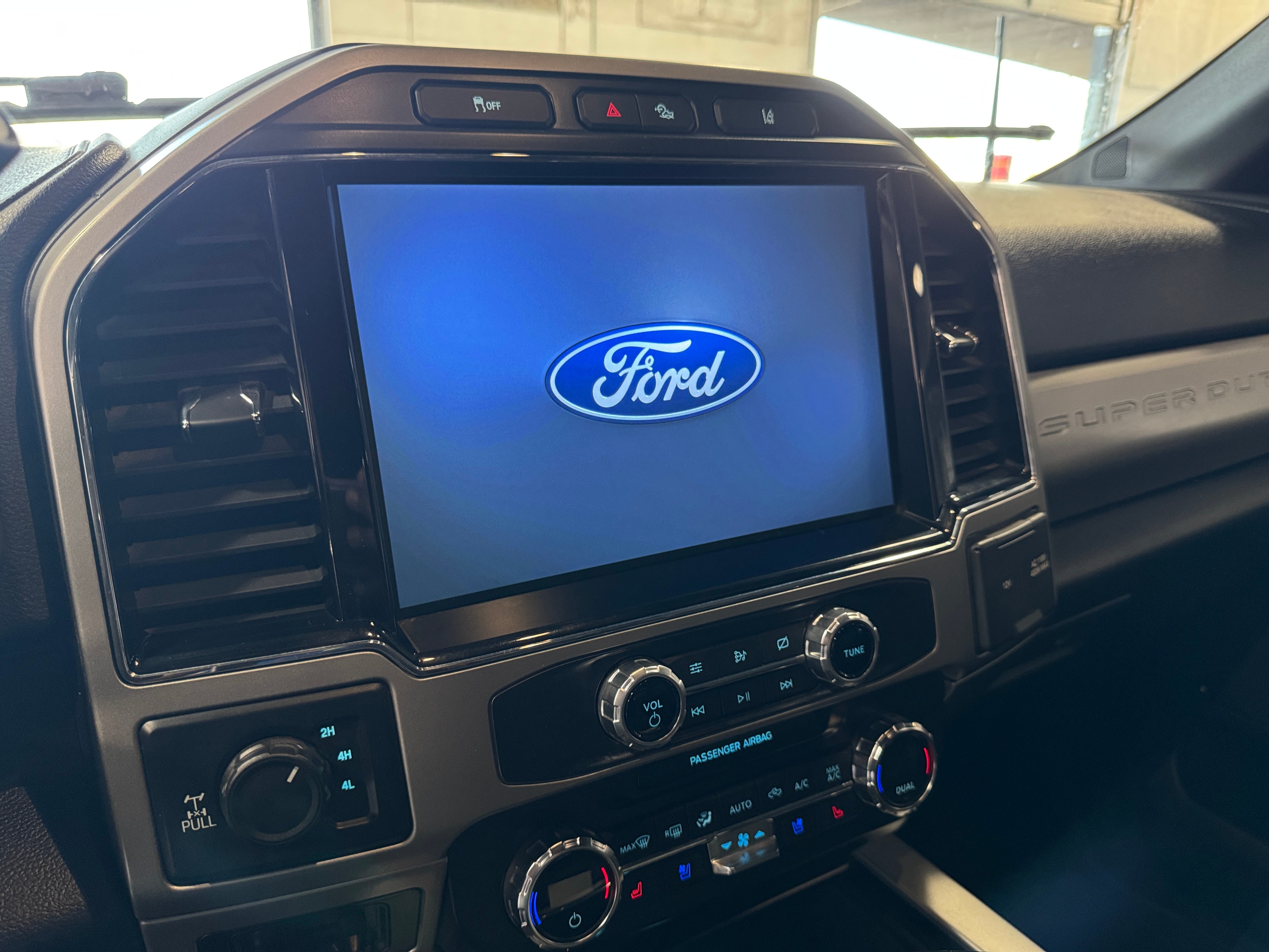 2022 Ford Econoline E-250 3