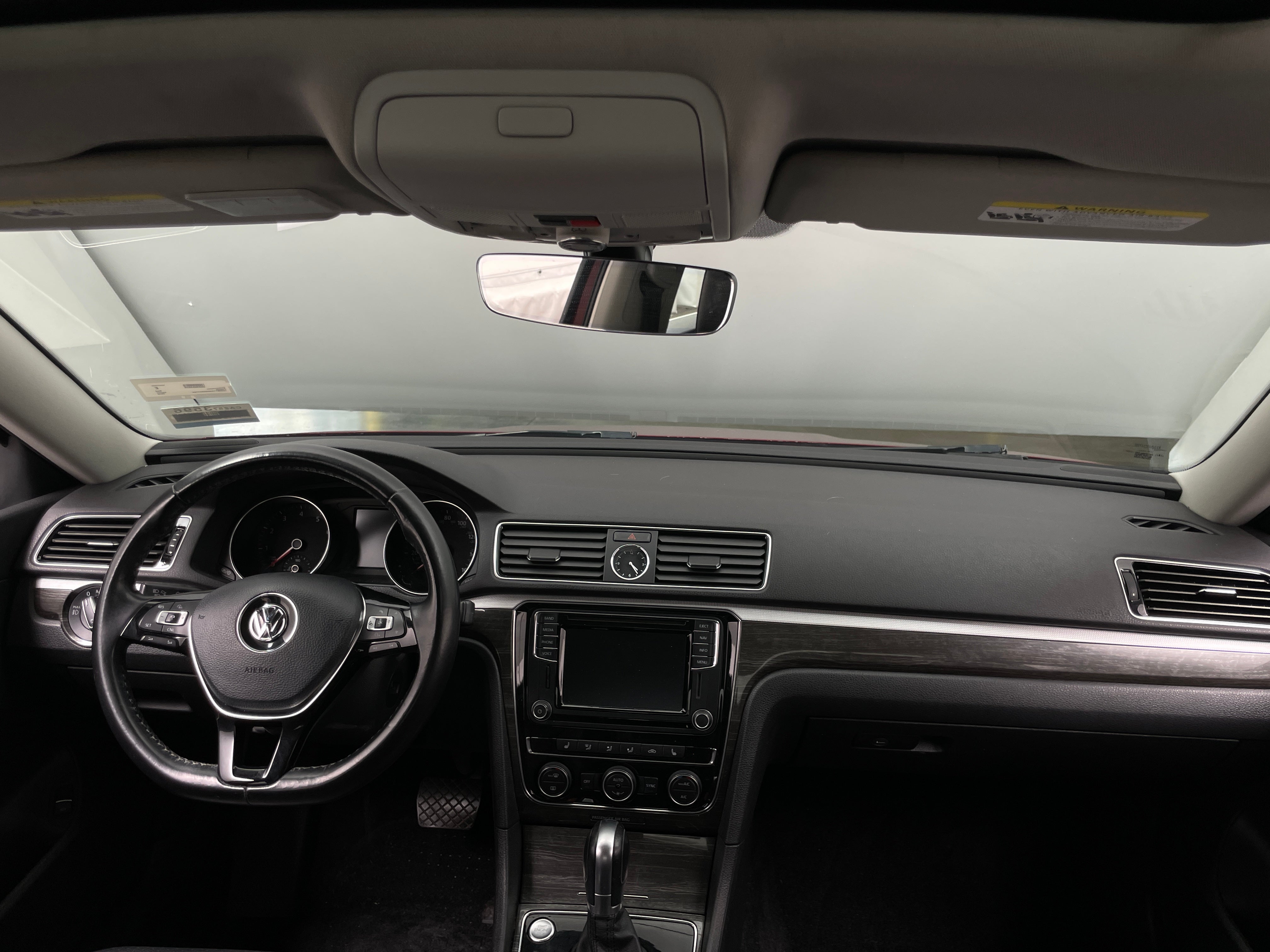 2016 Volkswagen Passat SE 2