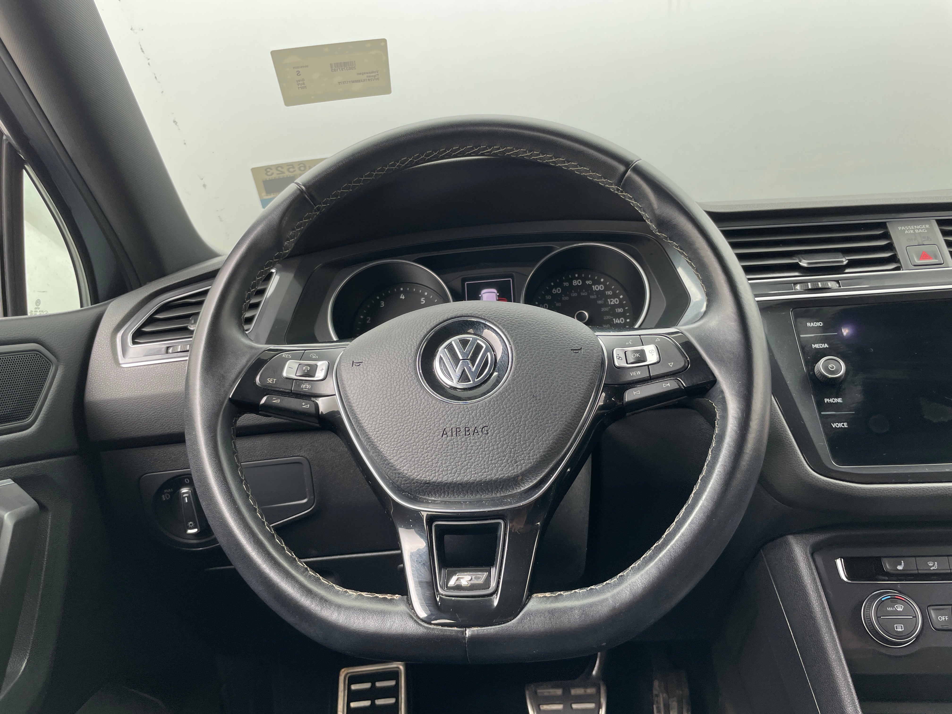 2021 Volkswagen Tiguan SE R-Line Black 4