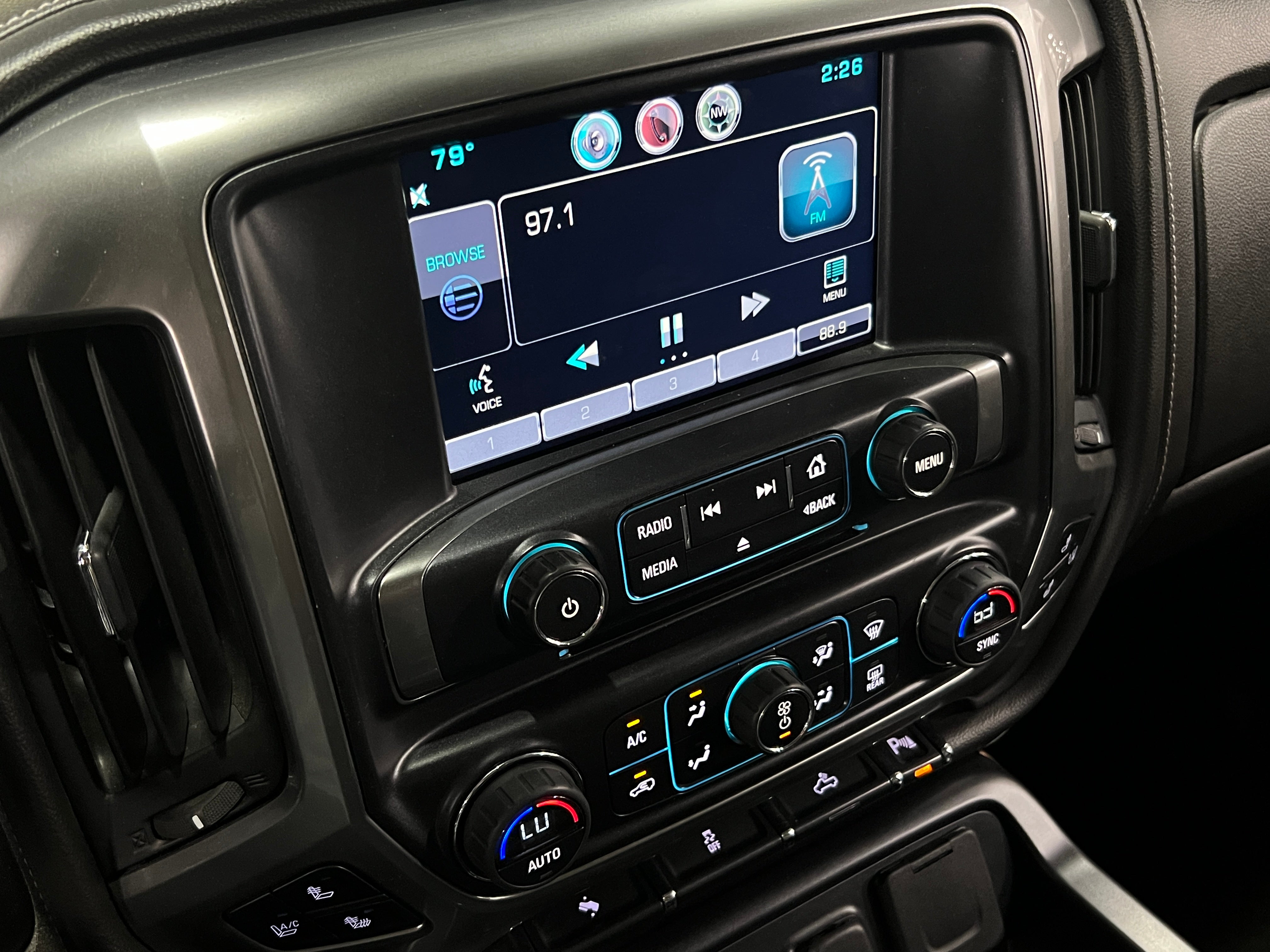 2015 Chevrolet Silverado 1500 LTZ 4