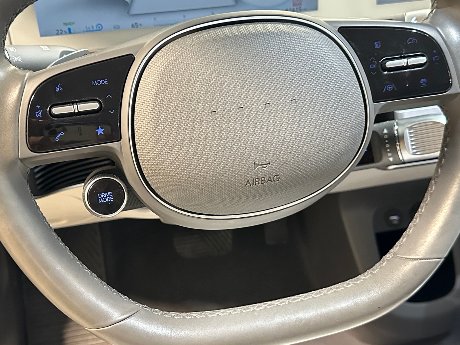 Thumbnail: 2022 Hyundai Ioniq 5 - 4