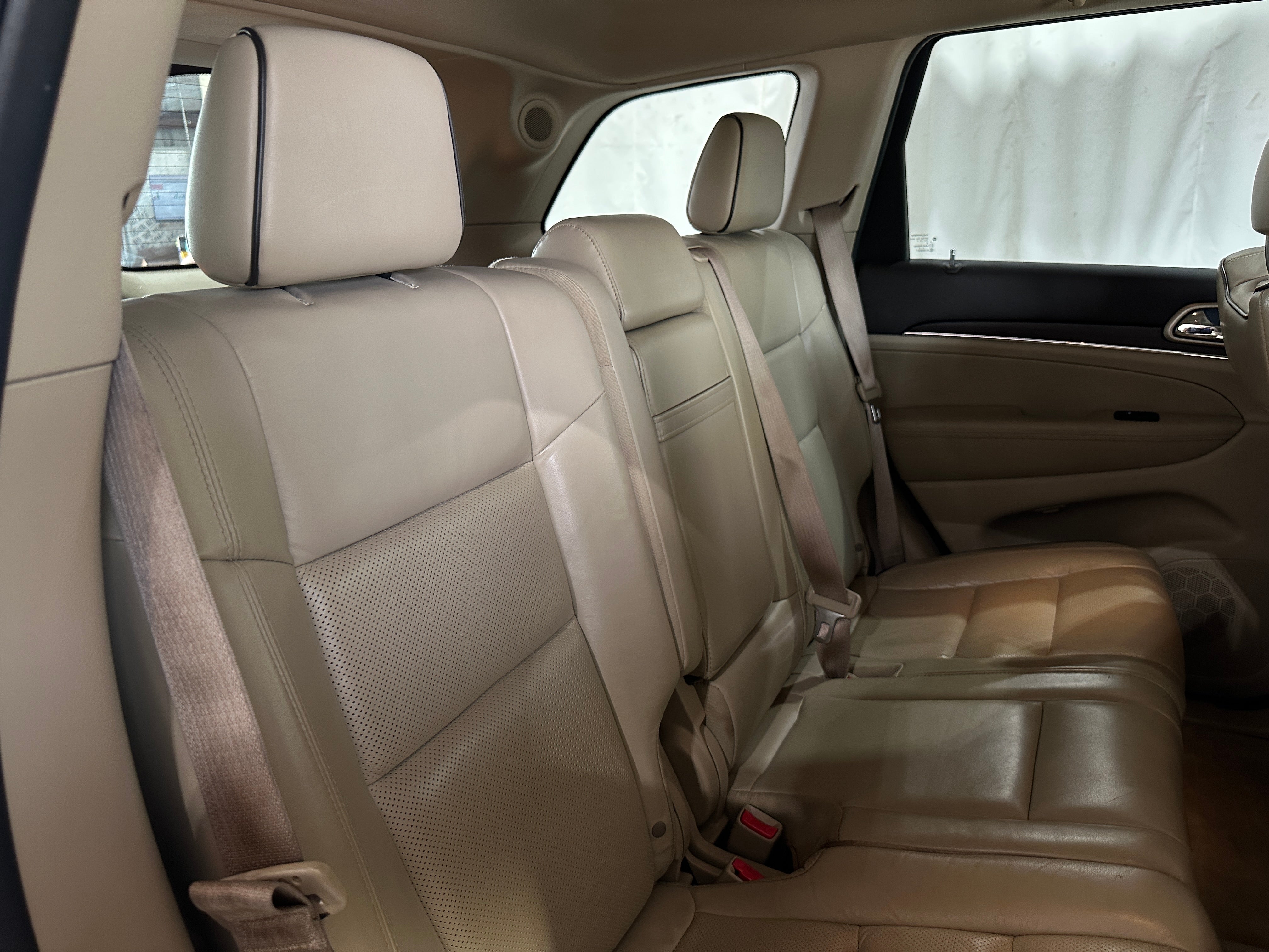 2017 Jeep Grand Cherokee Overland 5