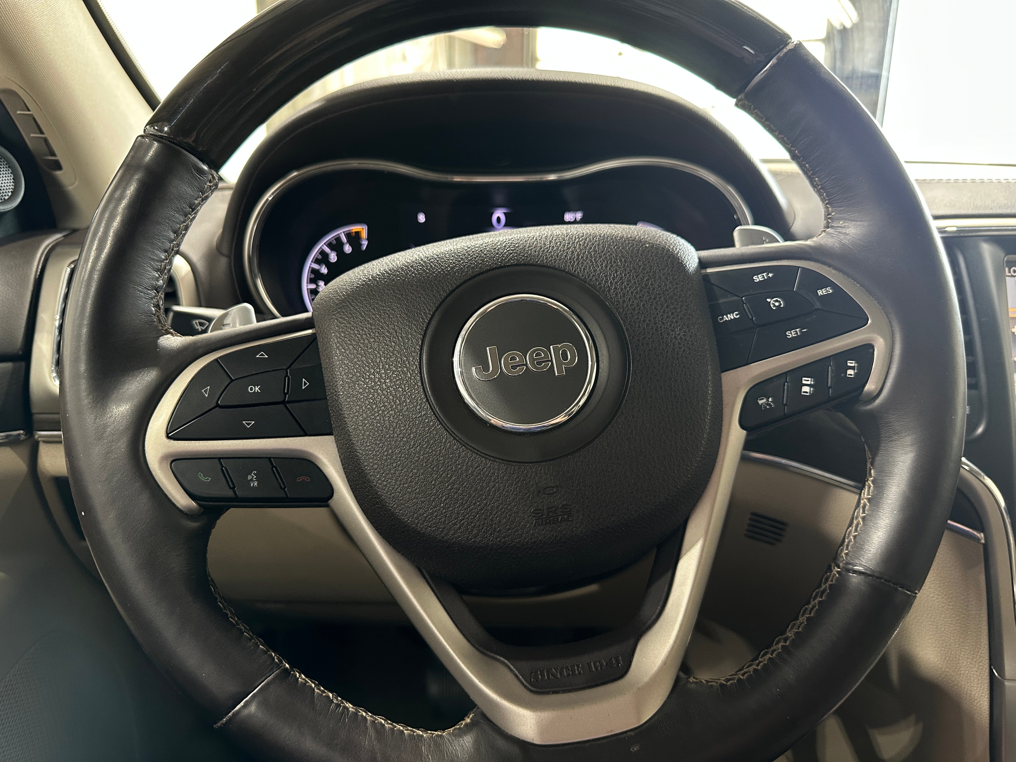 2017 Jeep Grand Cherokee Overland 4