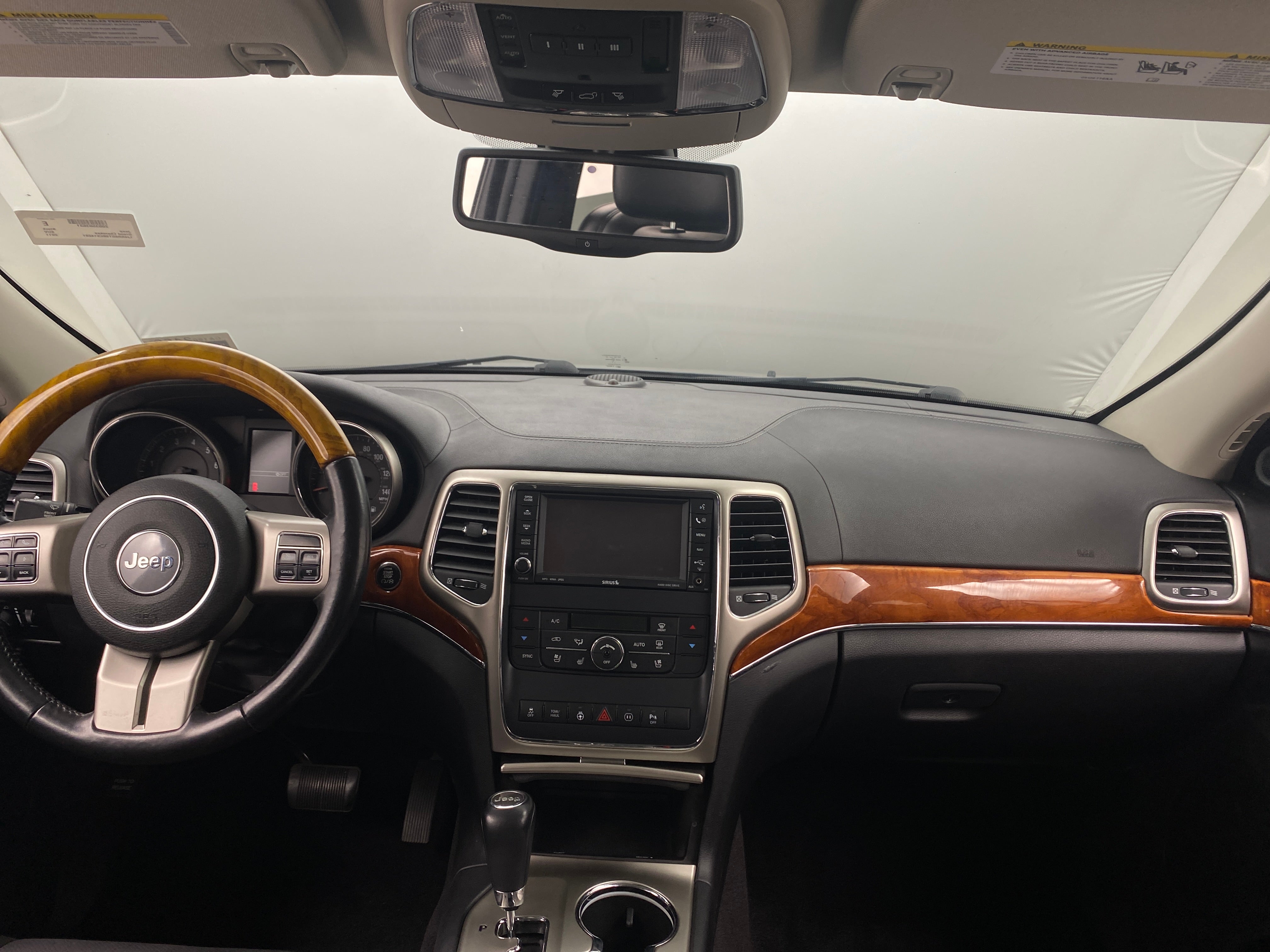2011 Jeep Grand Cherokee Overland 2