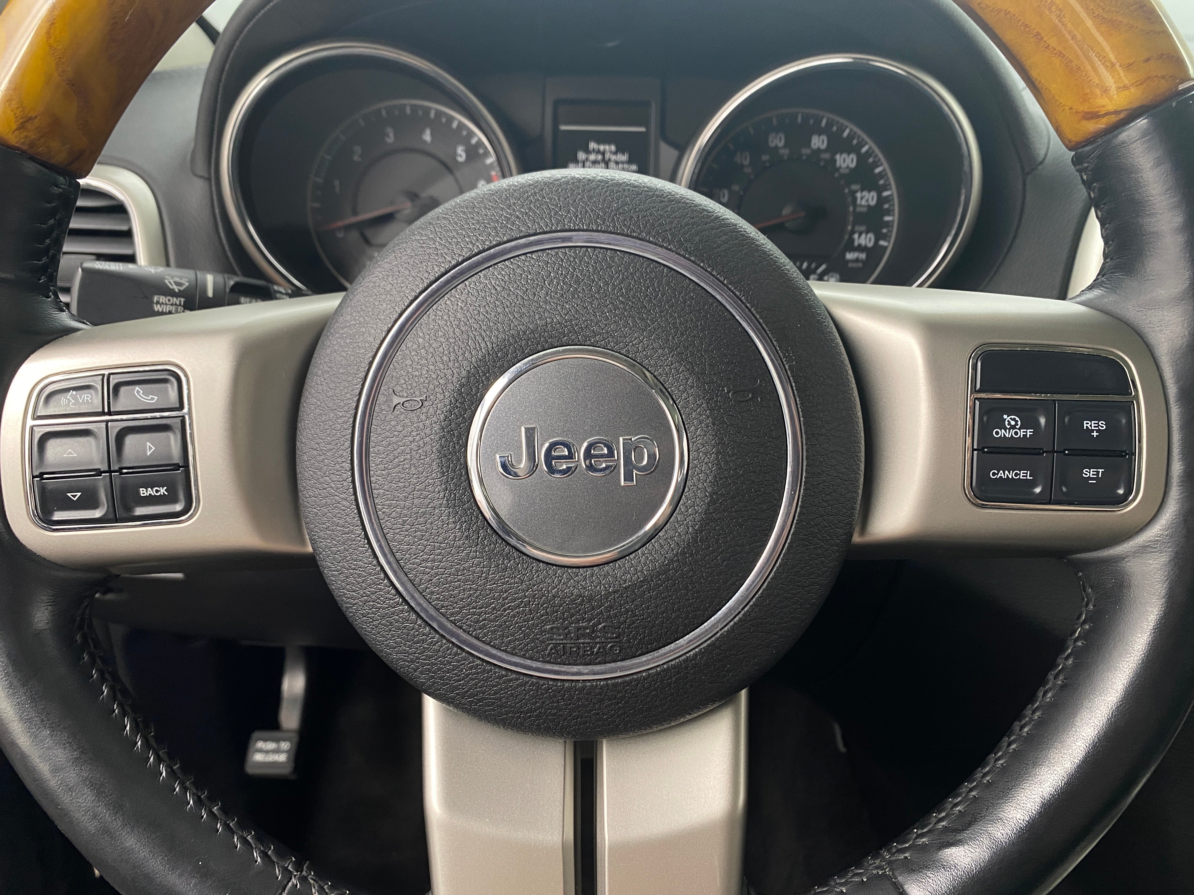 2011 Jeep Grand Cherokee Overland 4