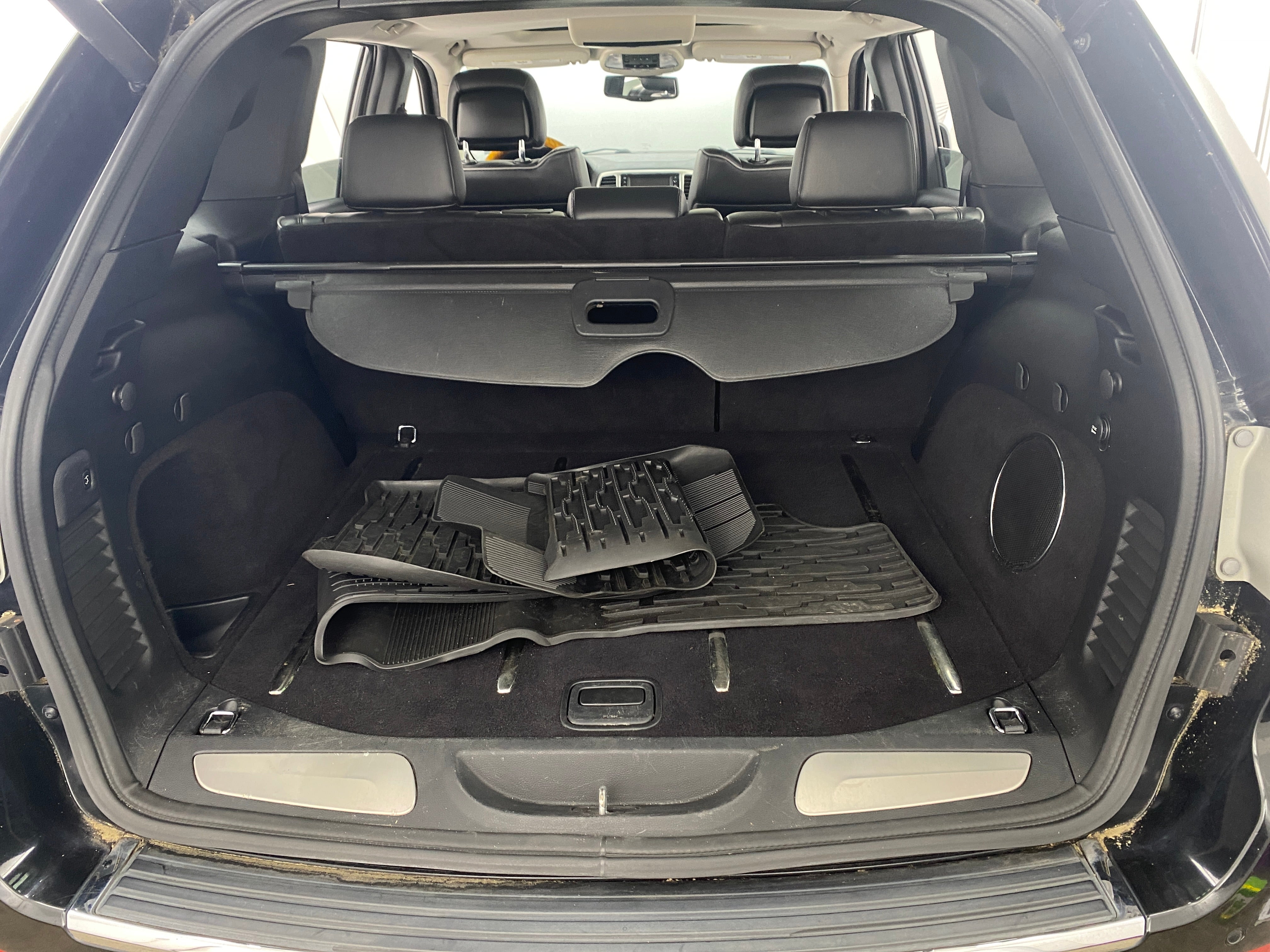 2011 Jeep Grand Cherokee Overland 6