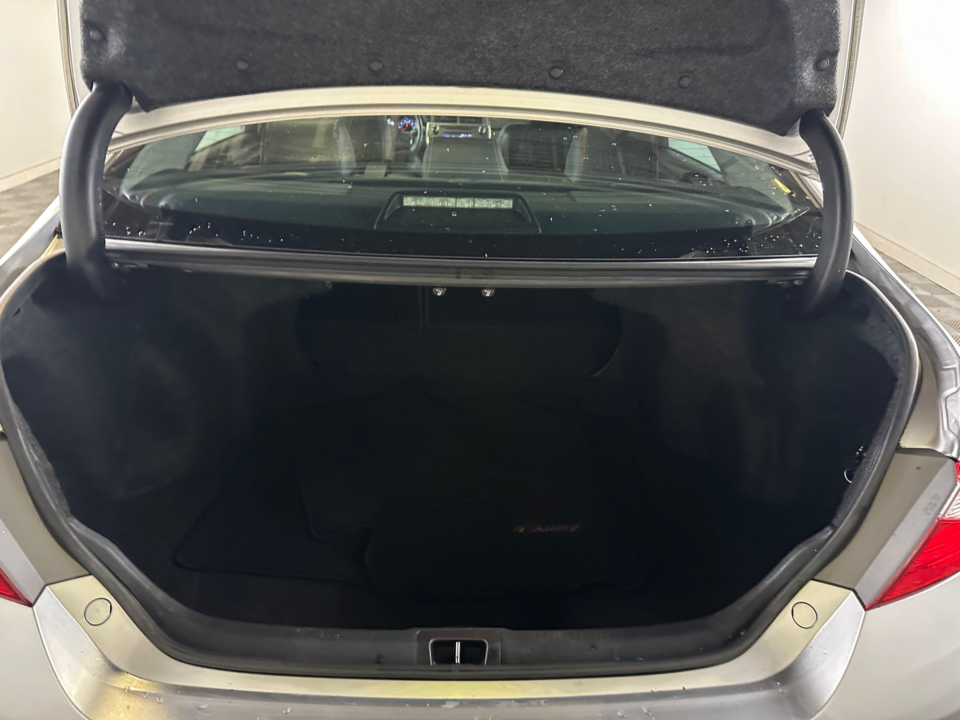 2016 Toyota Camry SE 7