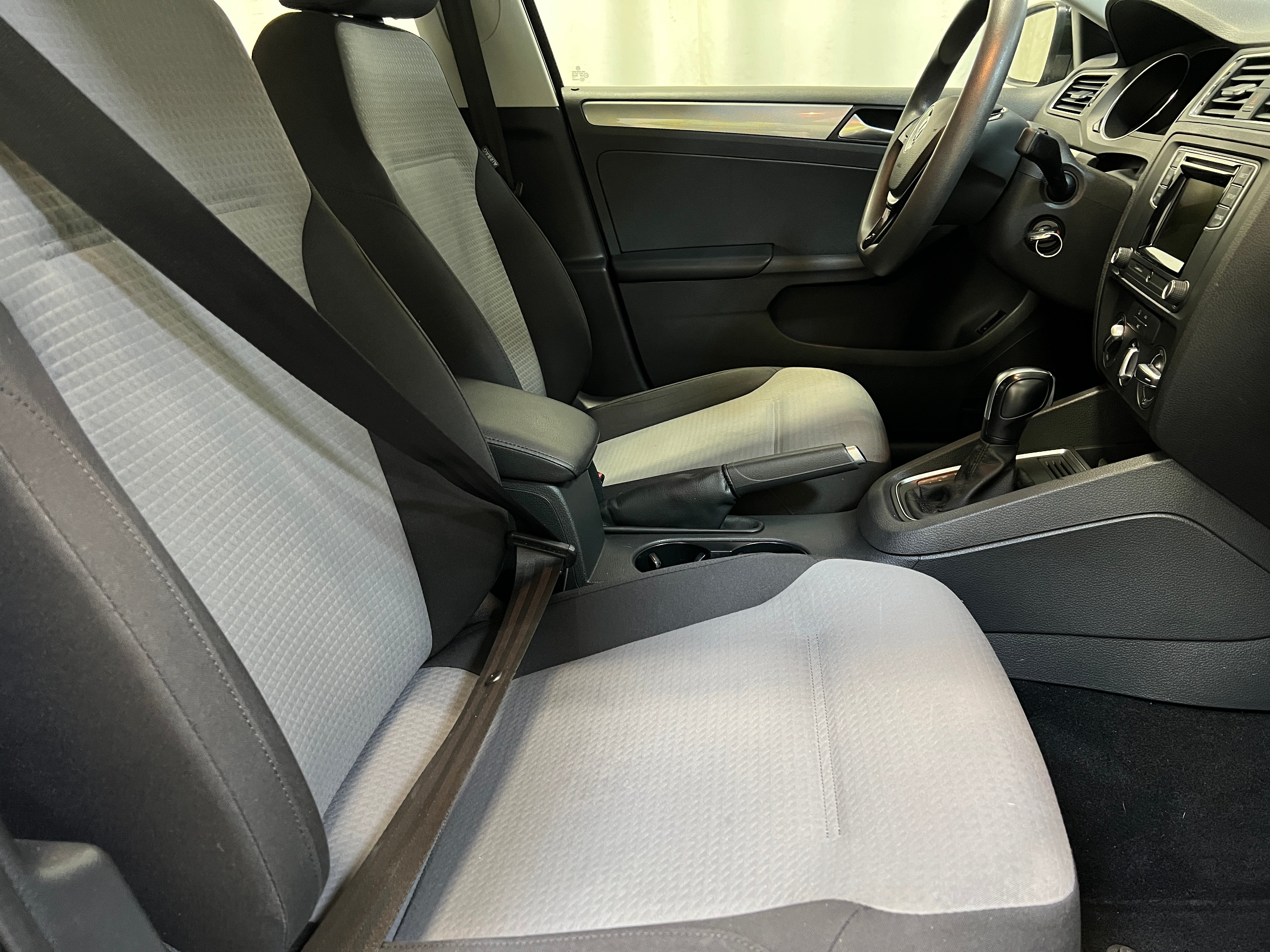 2017 Volkswagen Jetta S 2