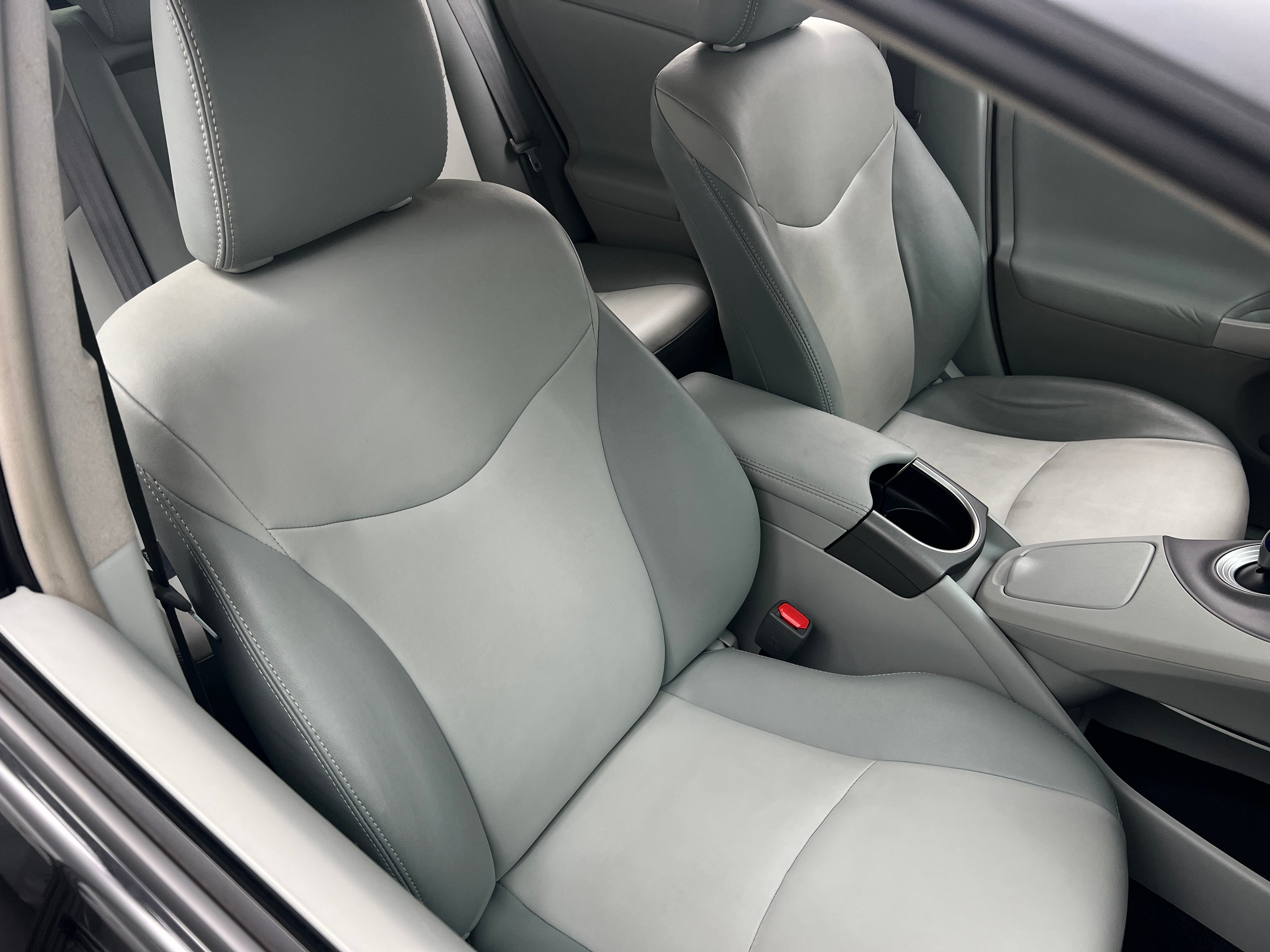 2015 Toyota Prius Four 2