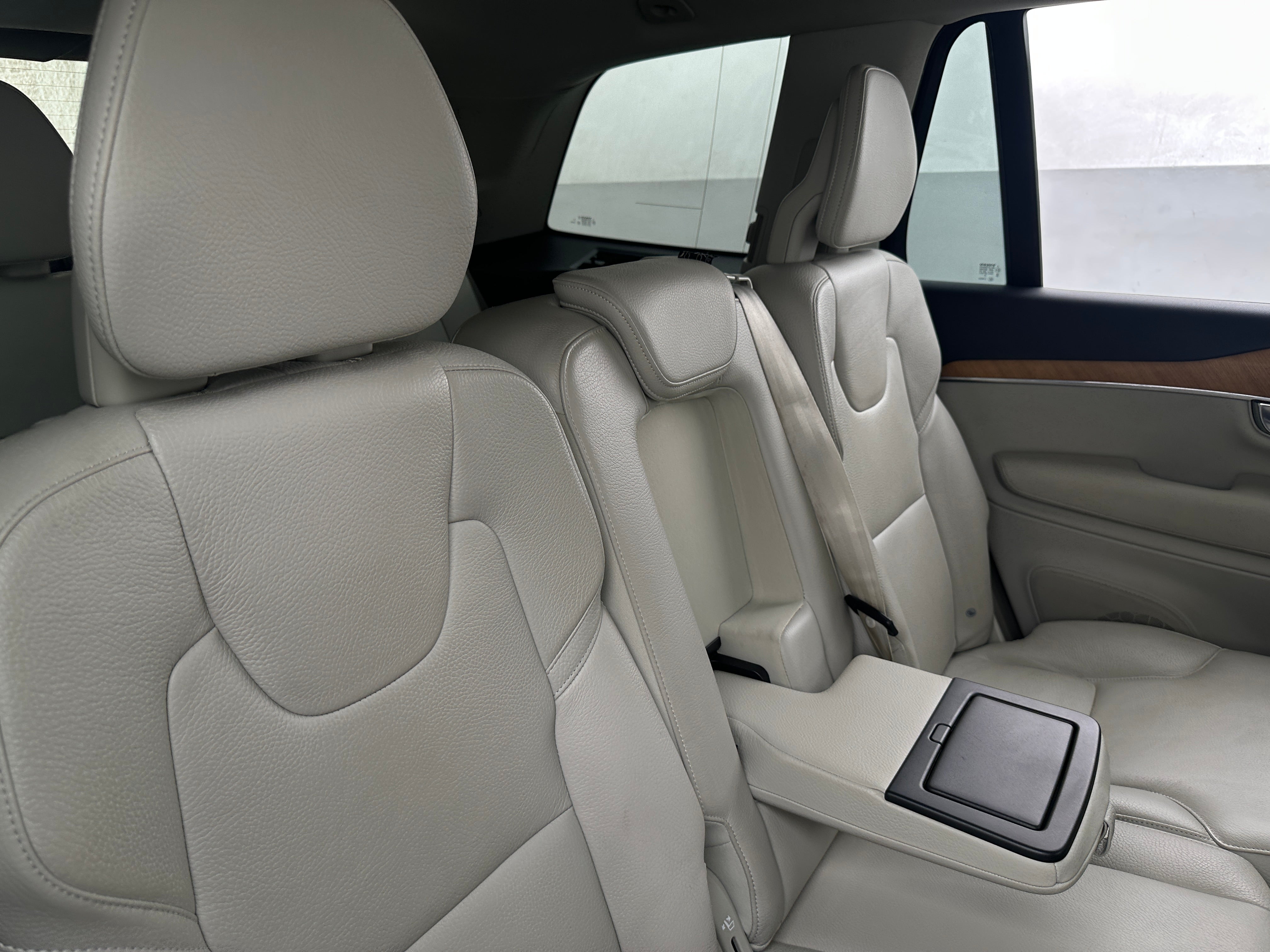 2021 Volvo XC90 T6 Momentum 5