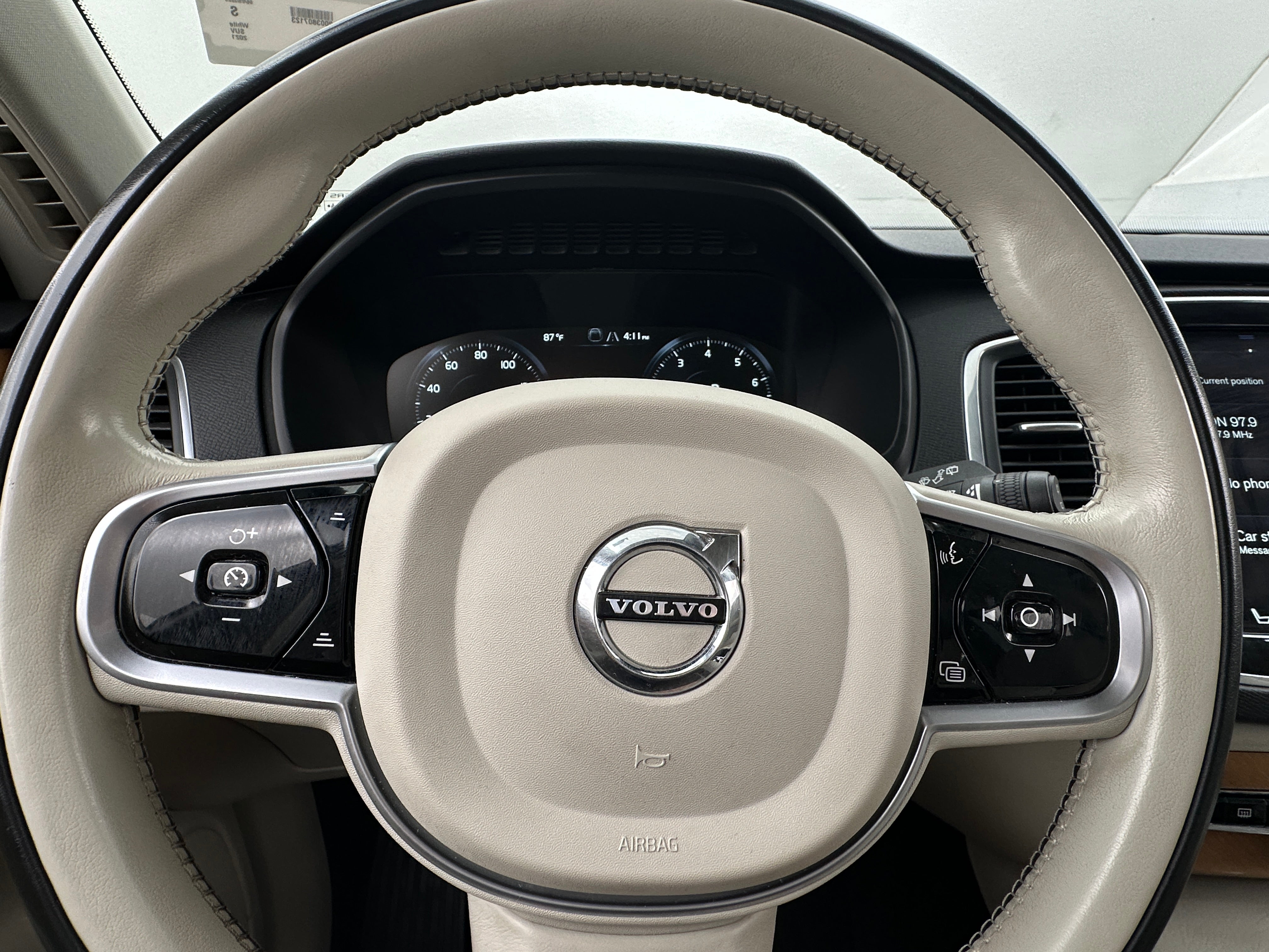 2021 Volvo XC90 T6 Momentum 4