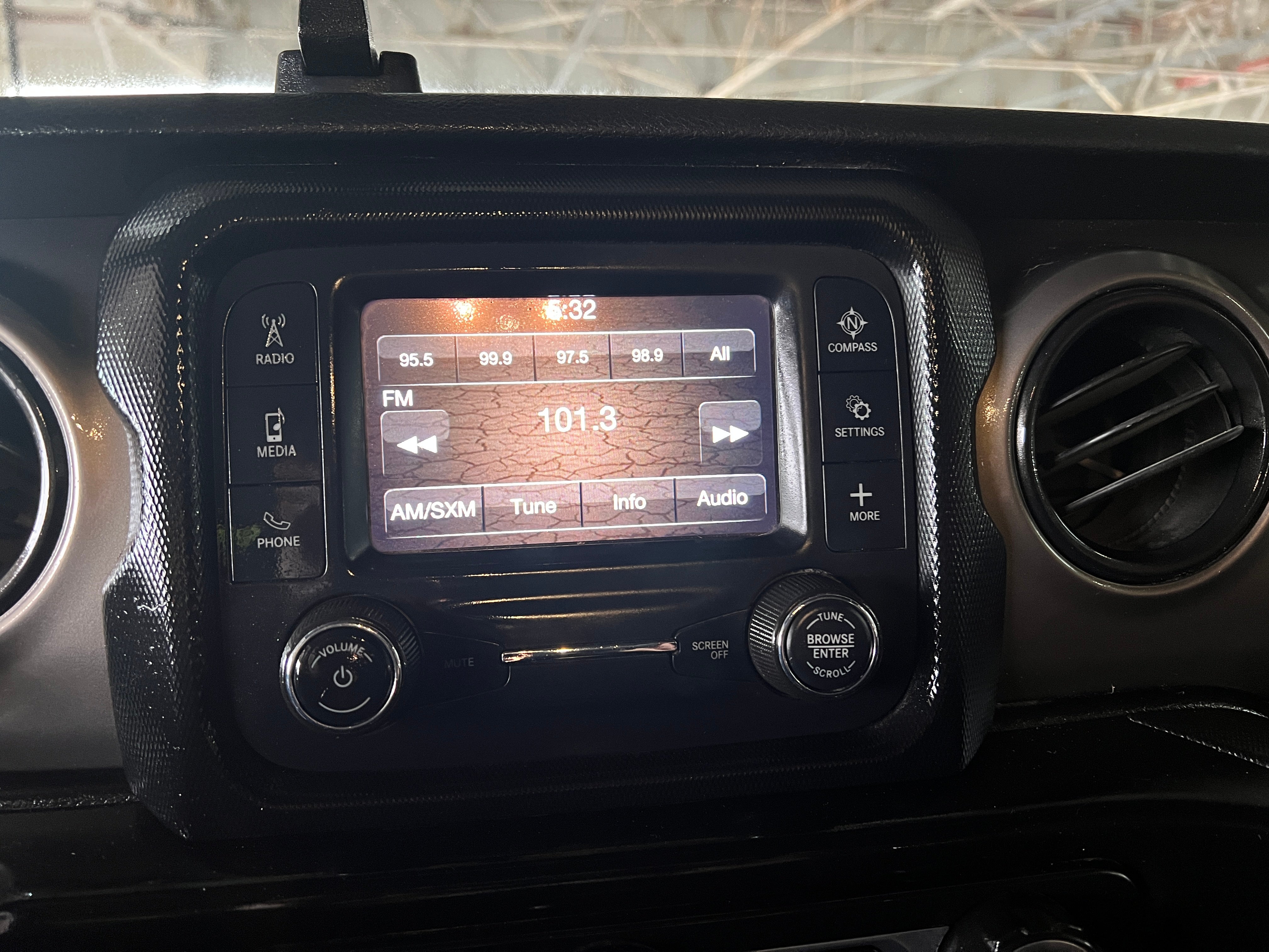 2020 Jeep Gladiator Sport S 4