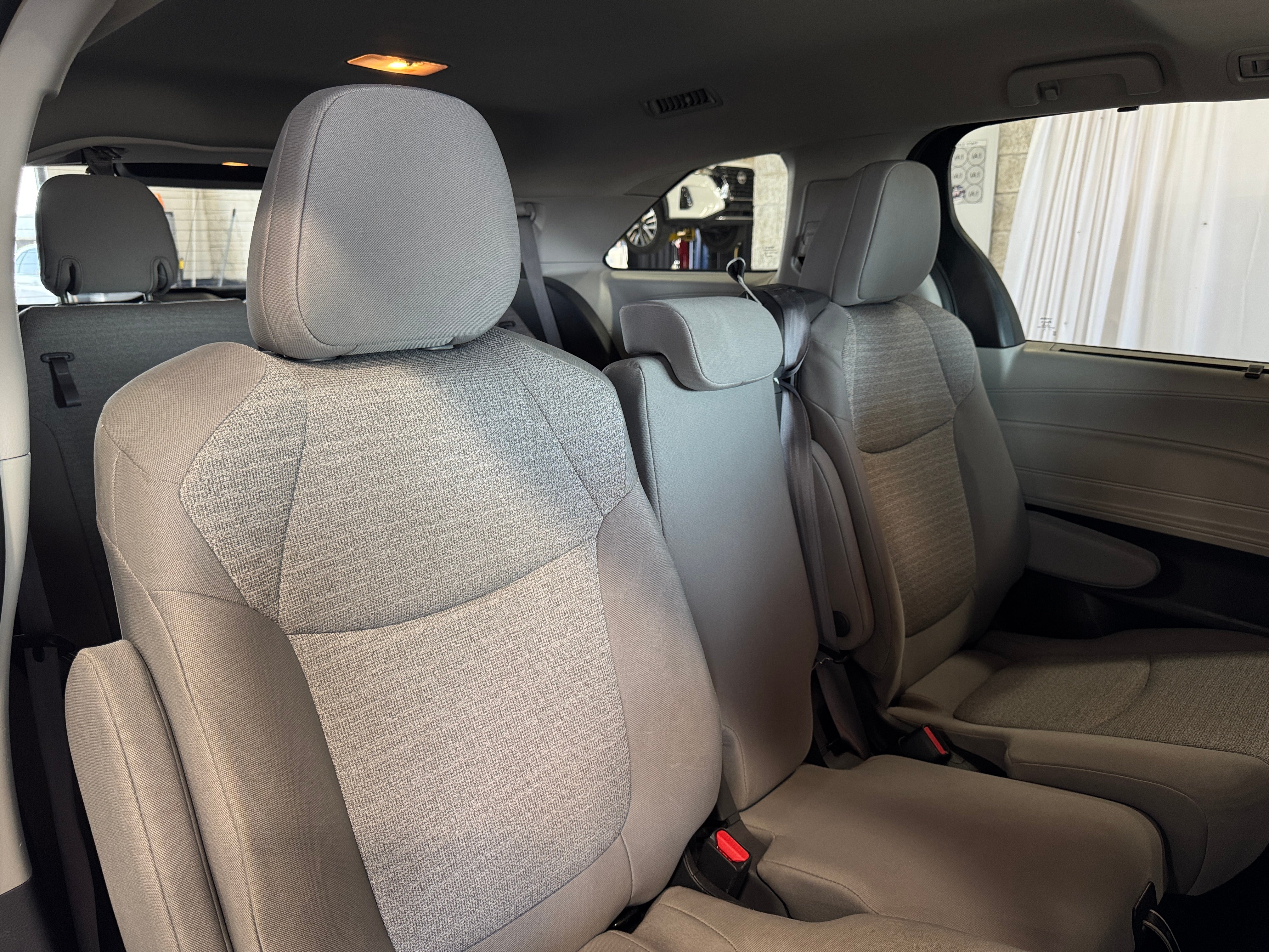 Thumbnail: 2022 Toyota Sienna - 6