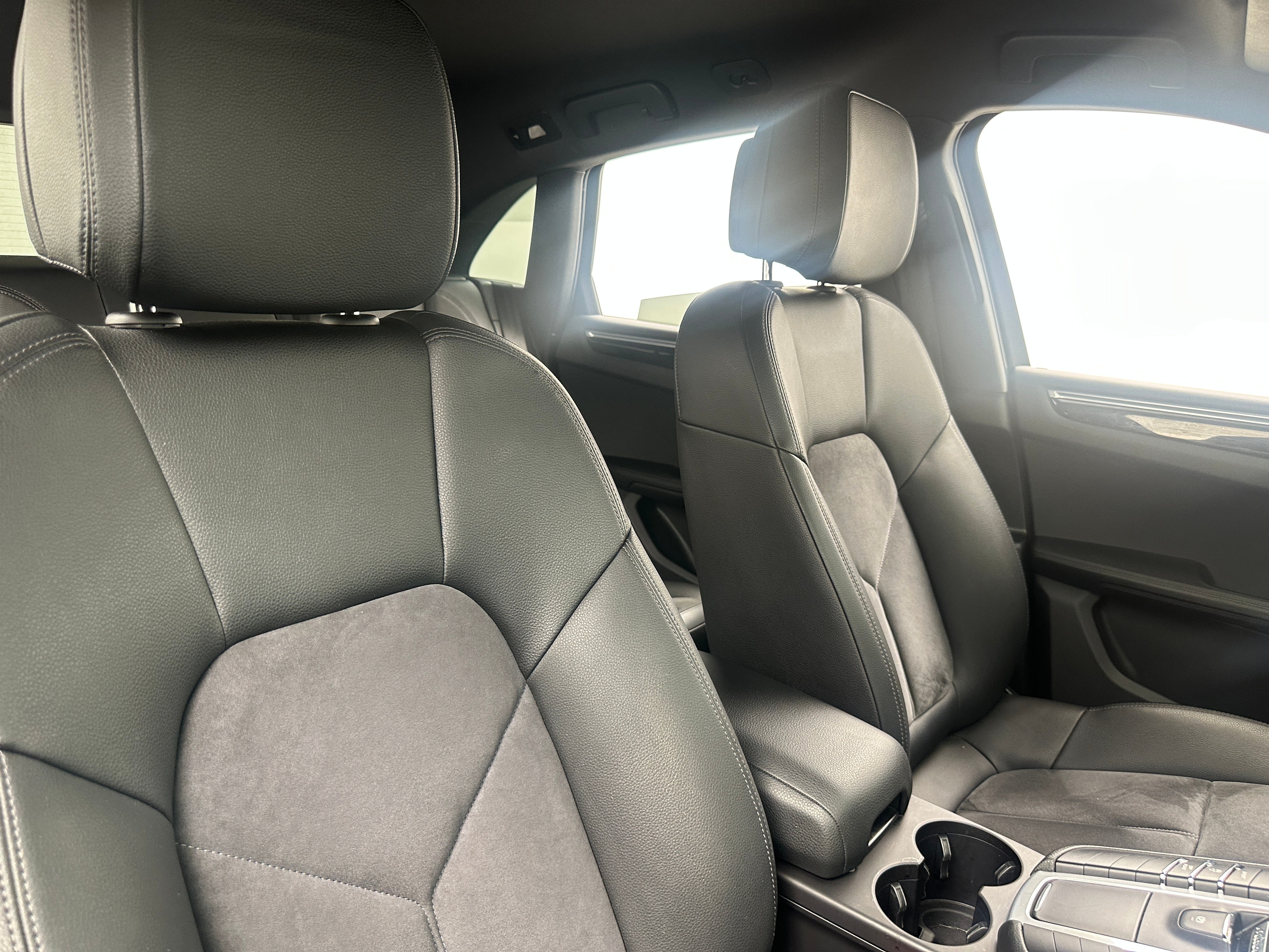 2020 Porsche Macan Base 2