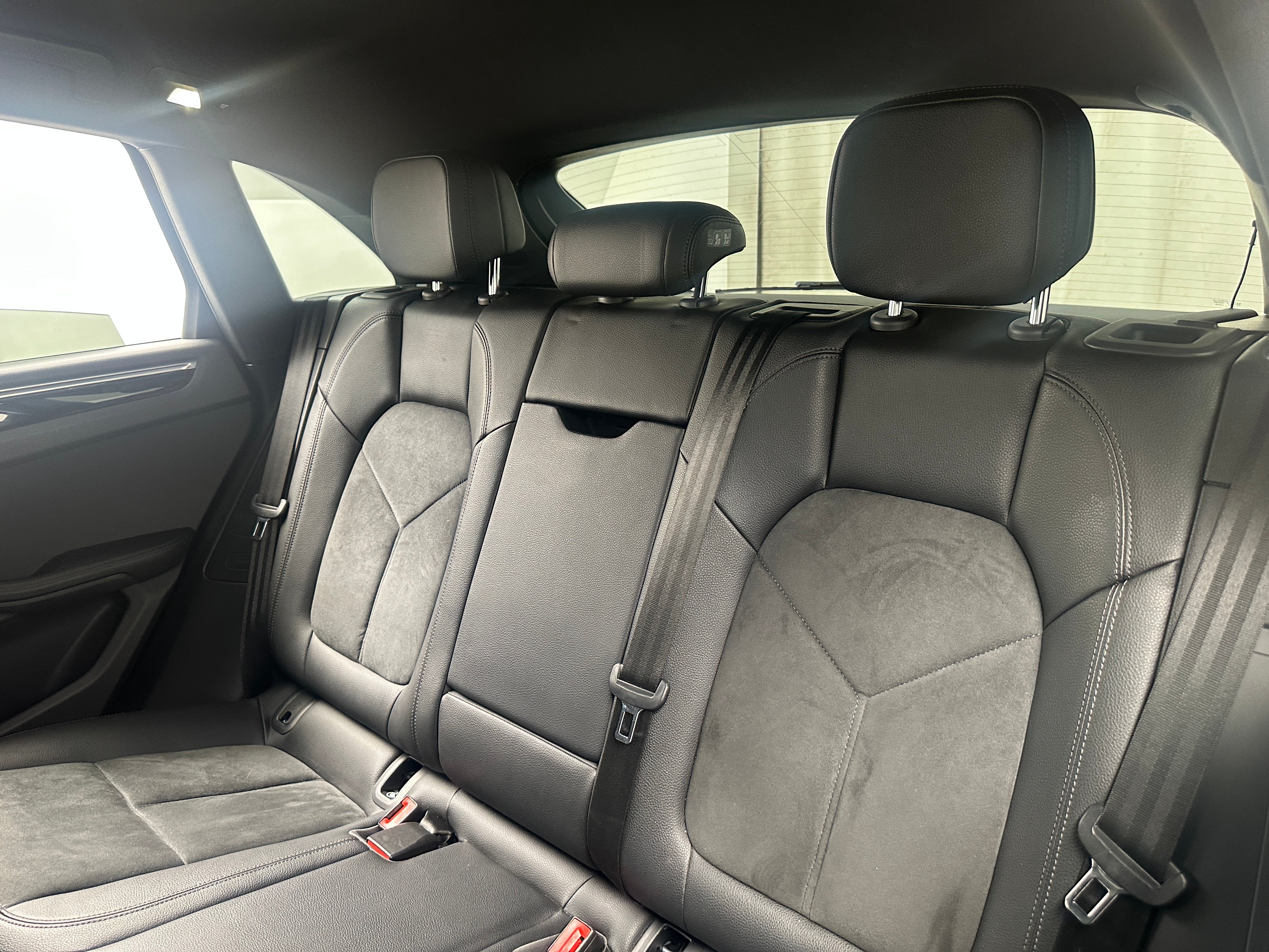 2020 Porsche Macan Base 6