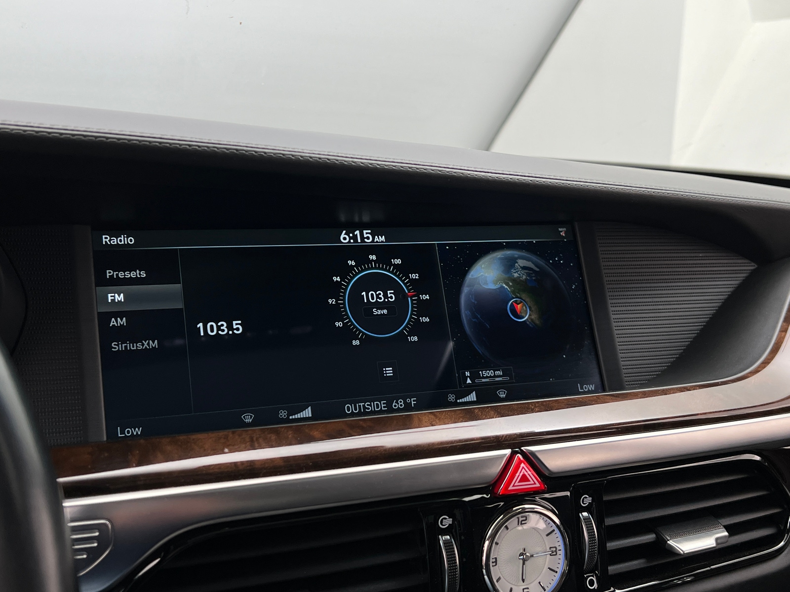 Thumbnail: 2017 Genesis G90 - 3
