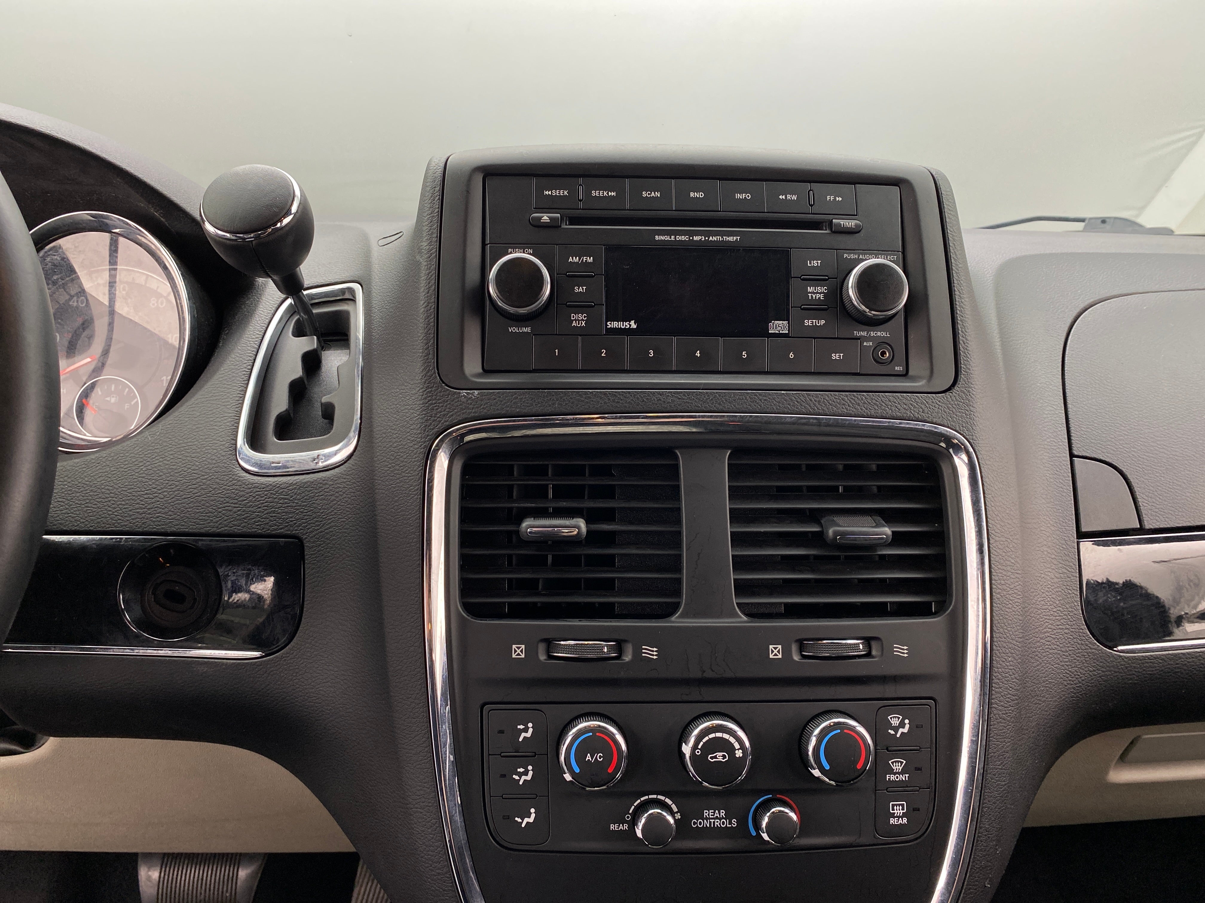 2016 Dodge Grand Caravan SE 4