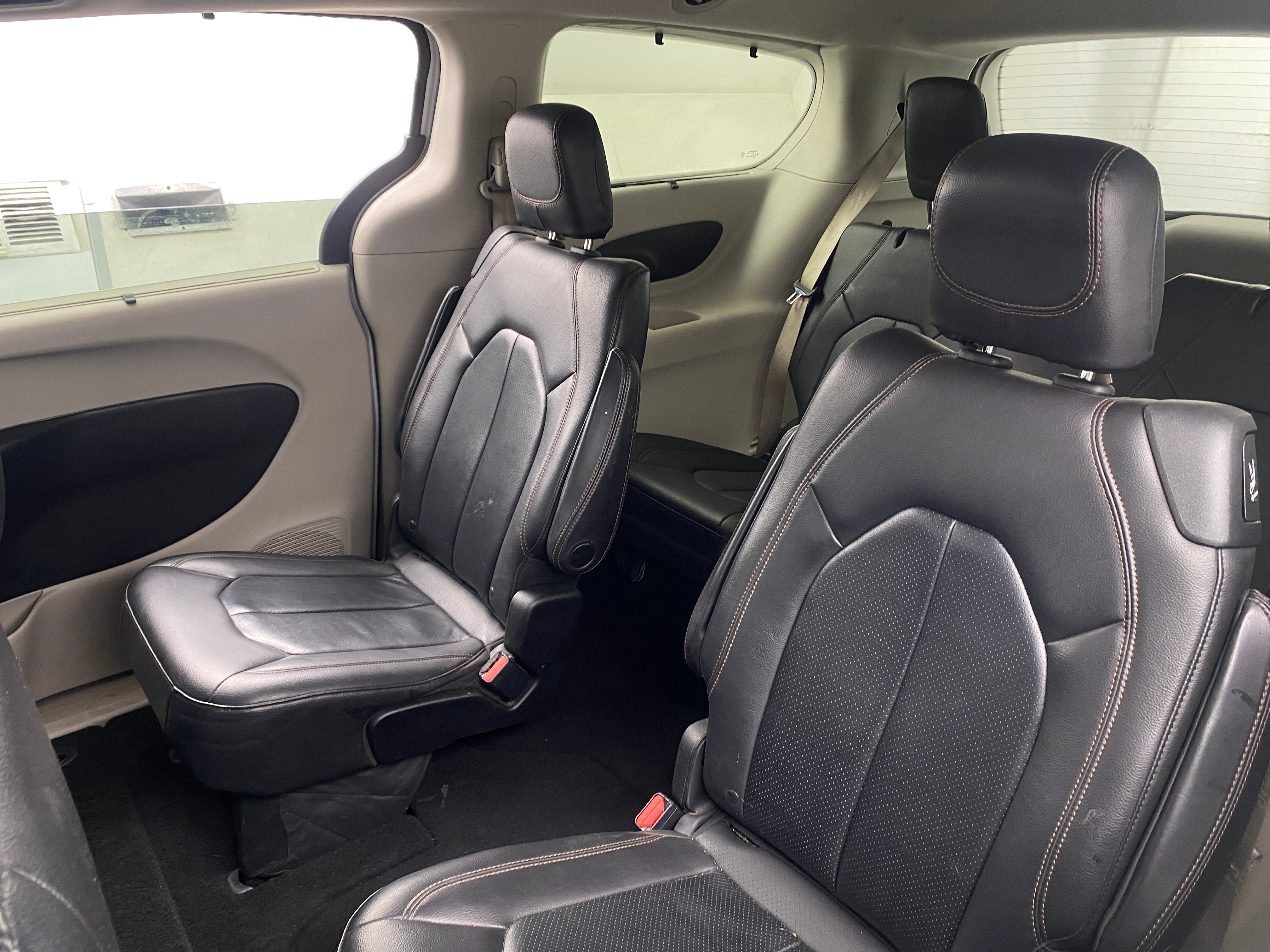 2019 Chrysler Pacifica Touring L 5