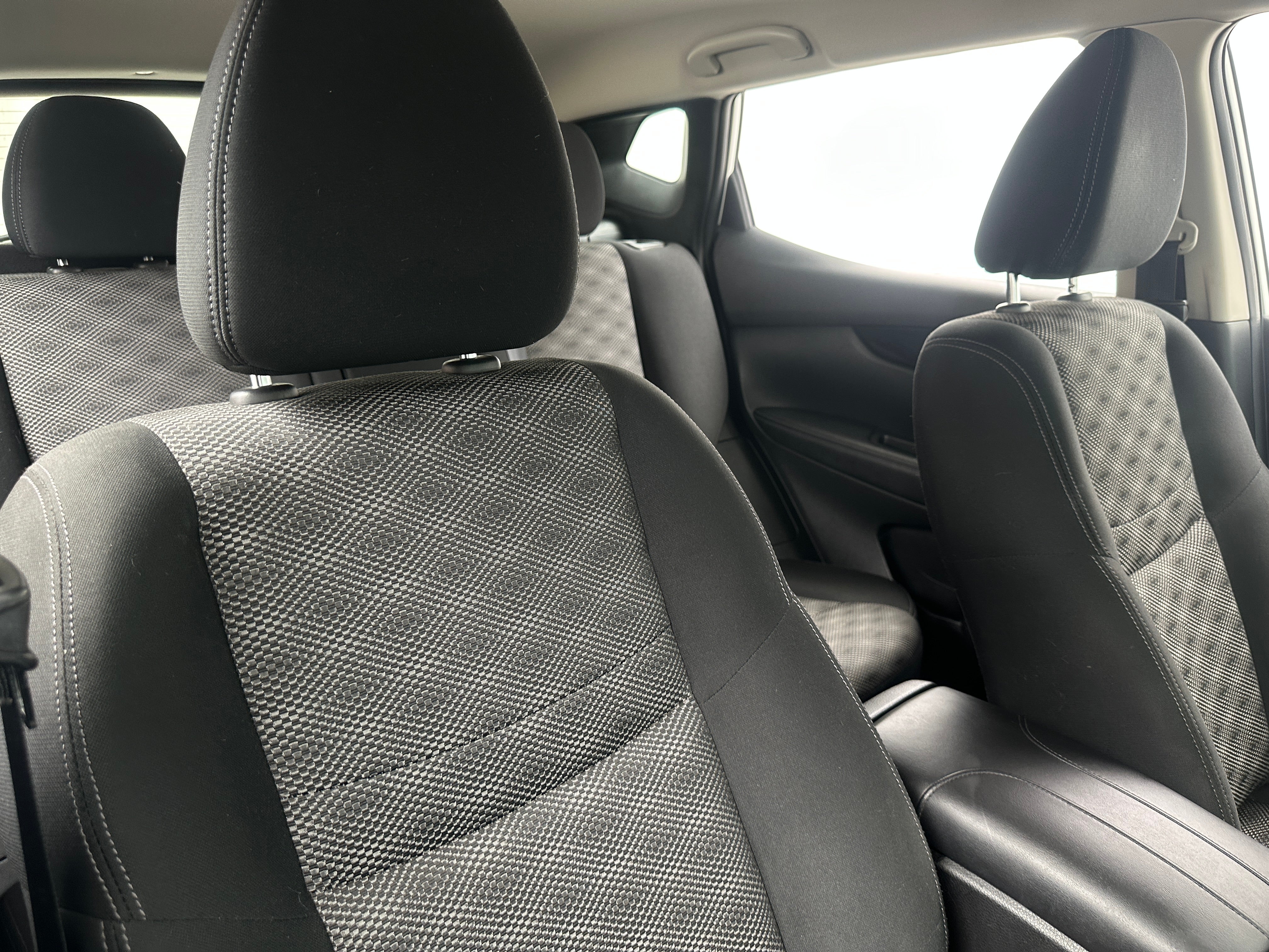2017 Nissan Rogue Sport SV 2