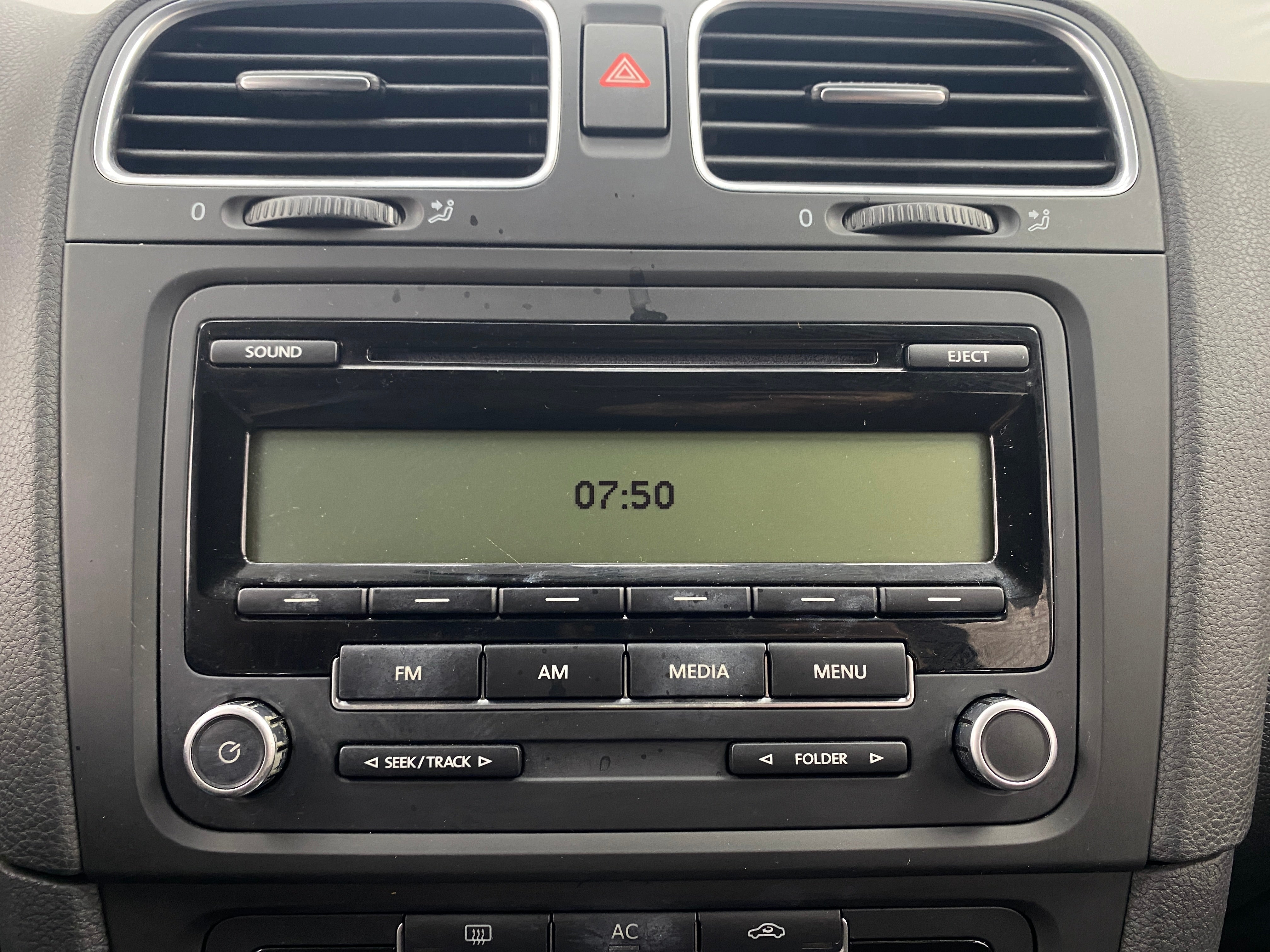 2011 Volkswagen Golf SE 4