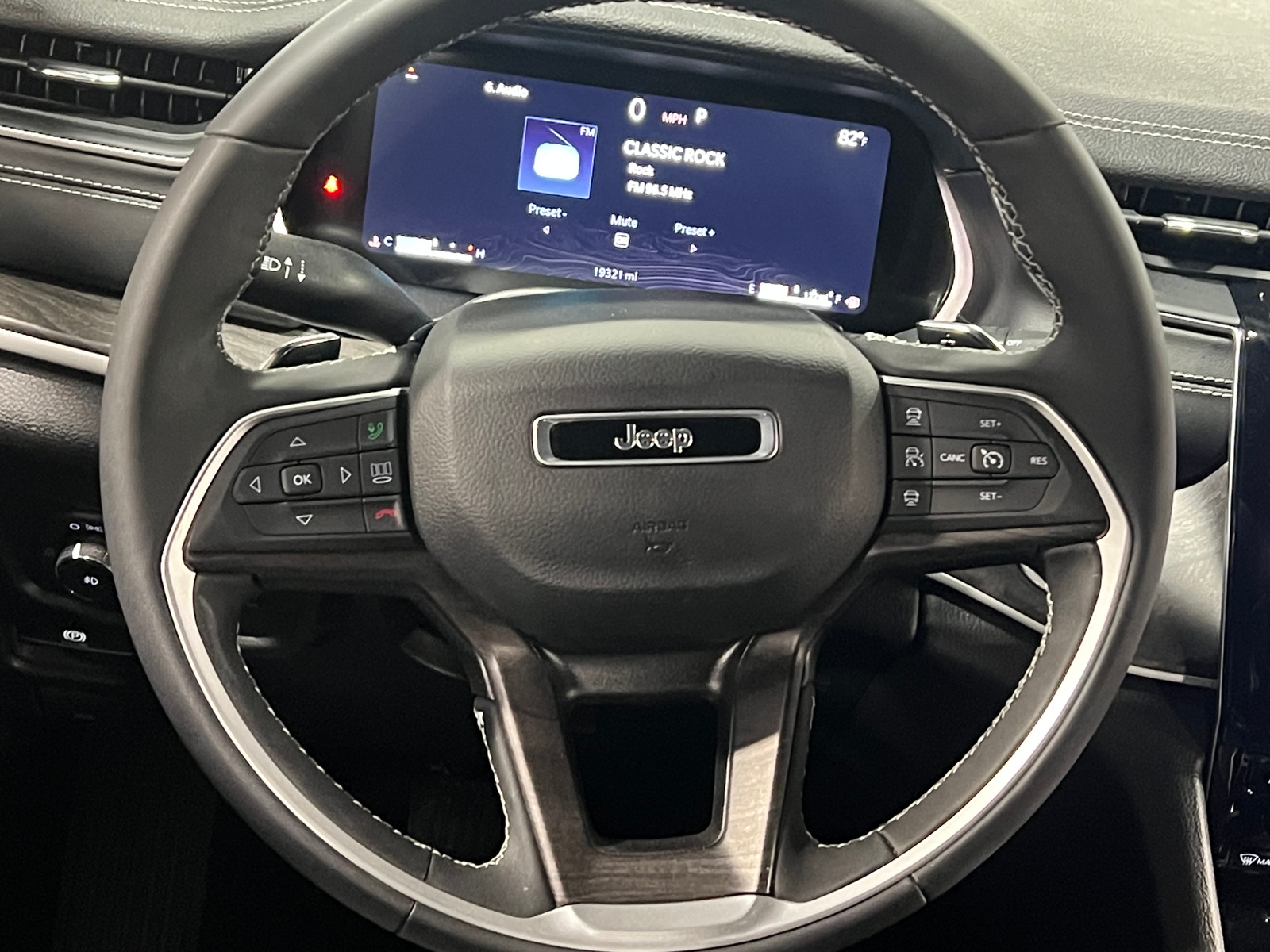 Thumbnail: 2024 Jeep Grand Cherokee - 4