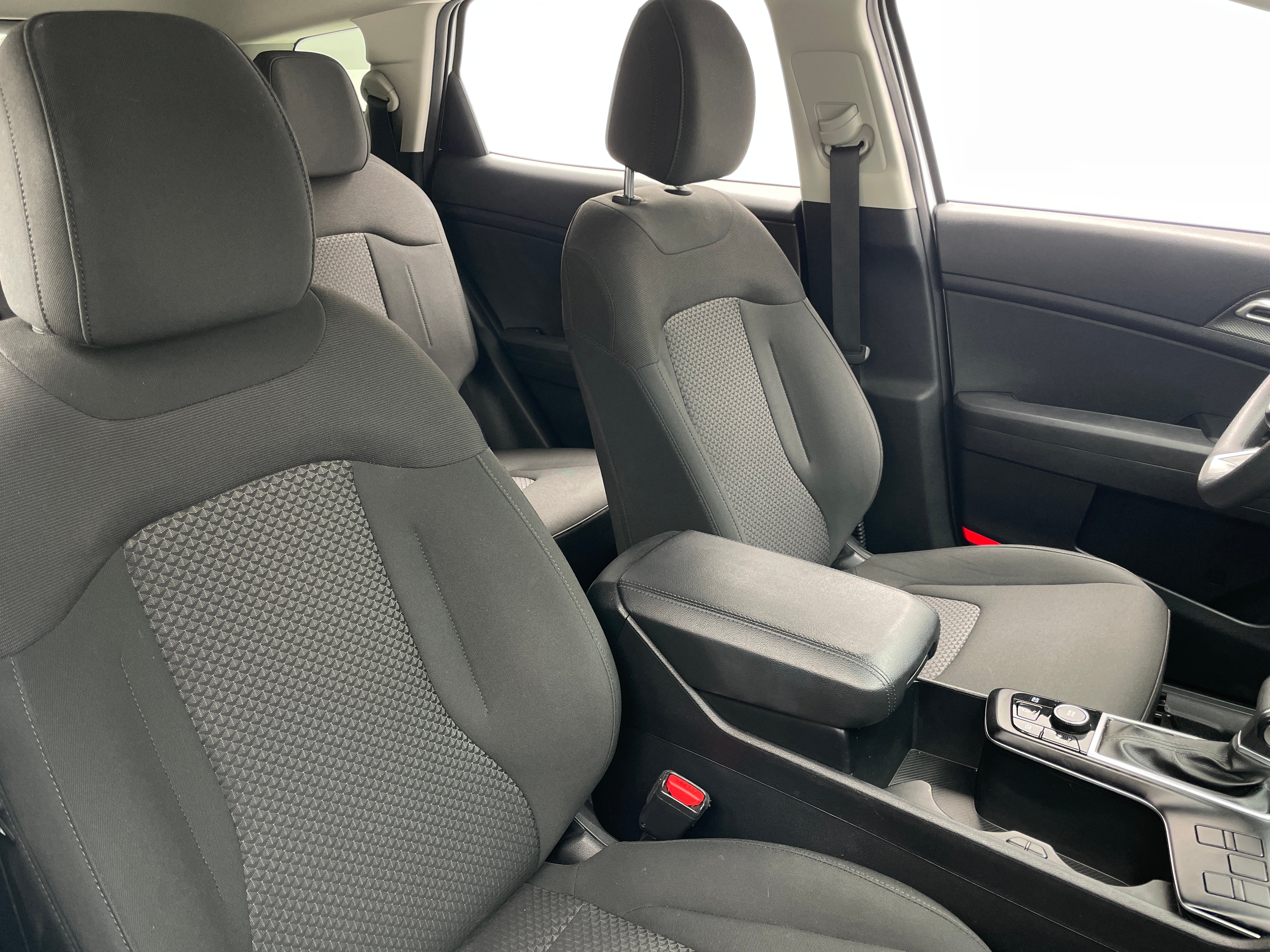 2024 Kia Sportage LX 2