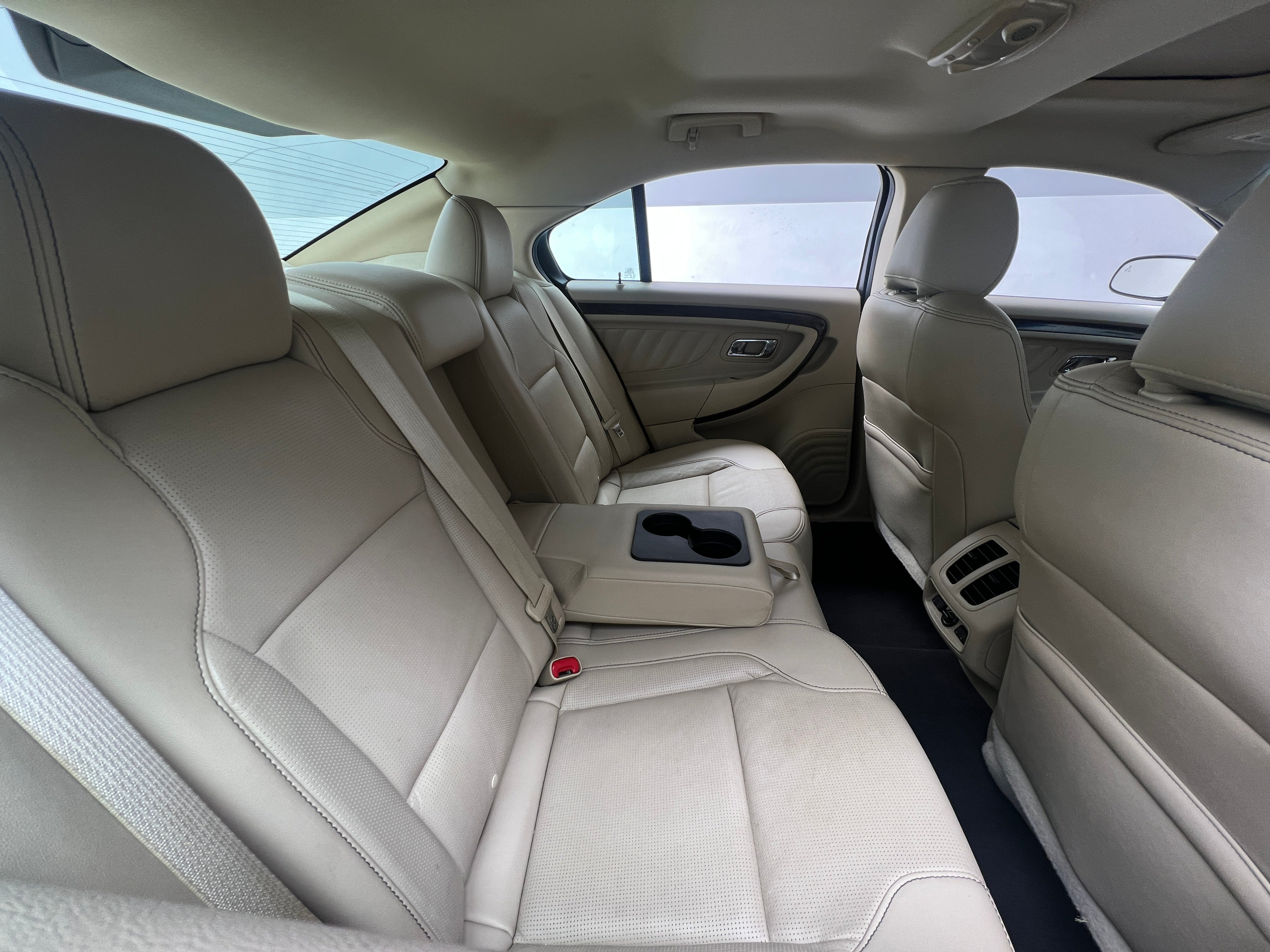 2019 Ford Taurus Limited Edition 5