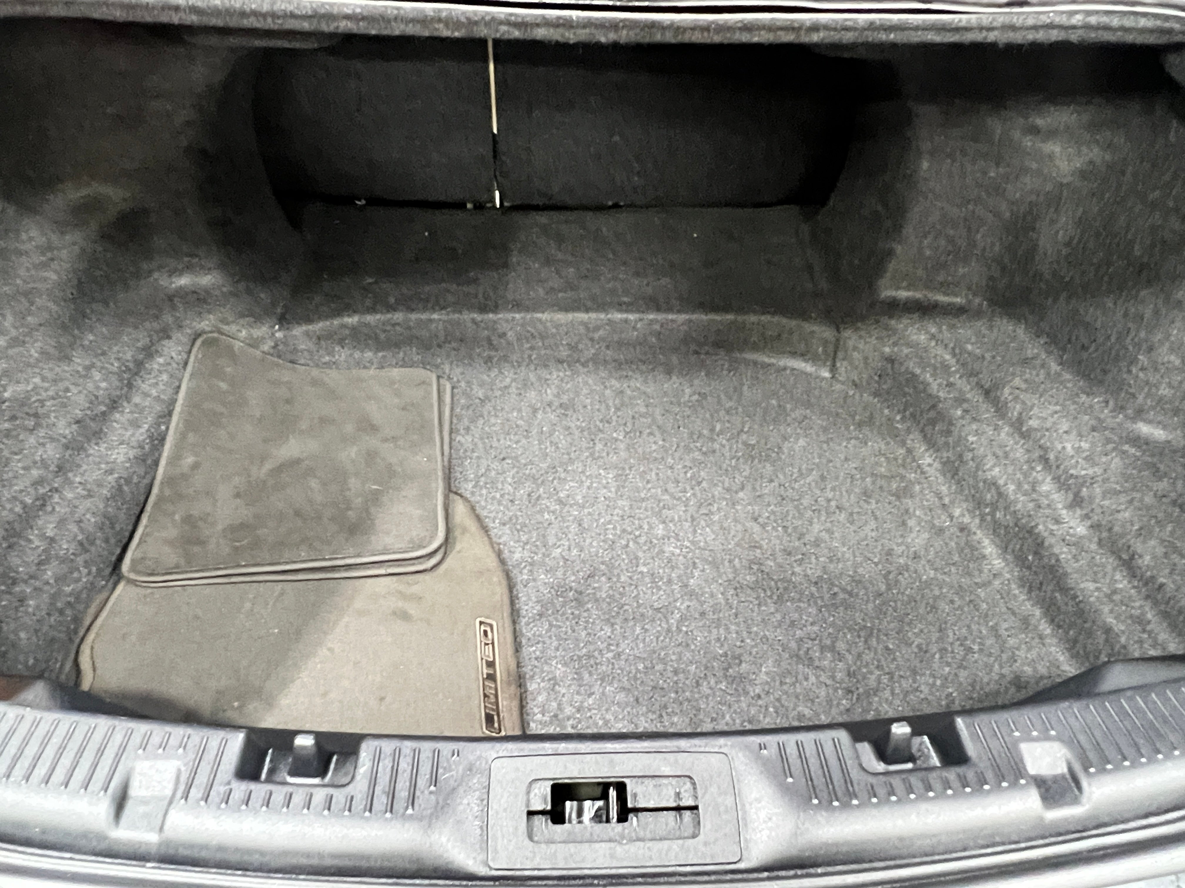 2019 Ford Taurus Limited Edition 6