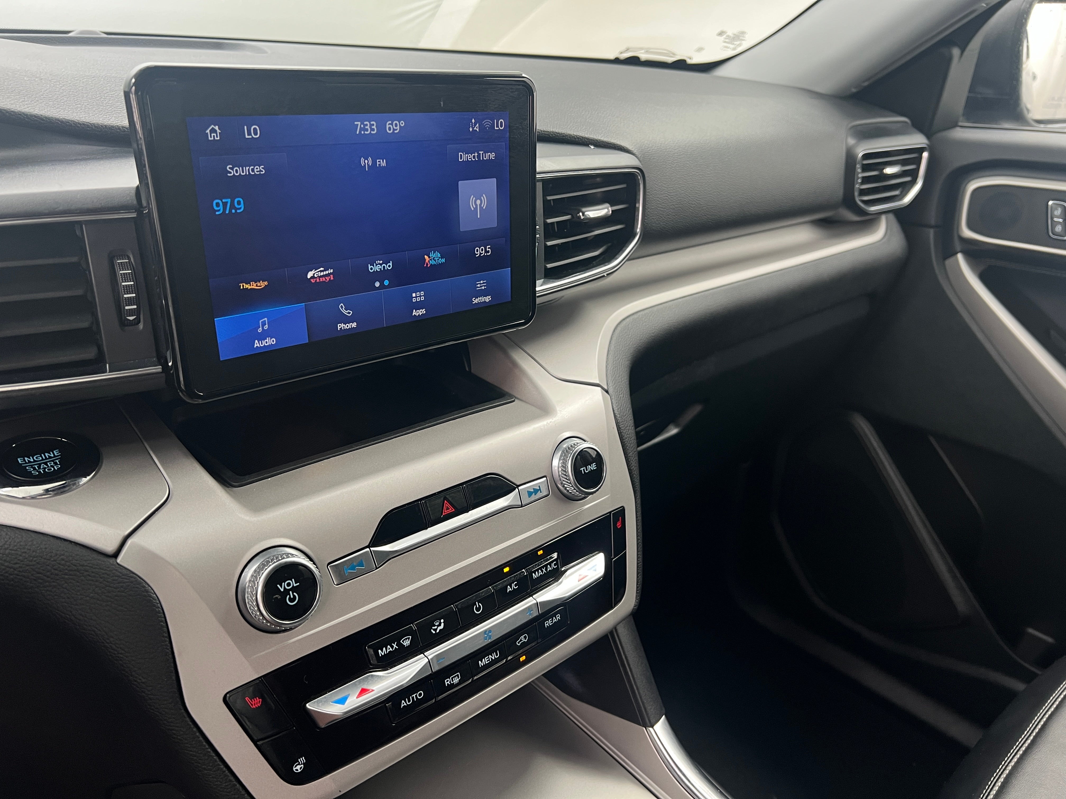 2024 Ford Explorer XLT 3
