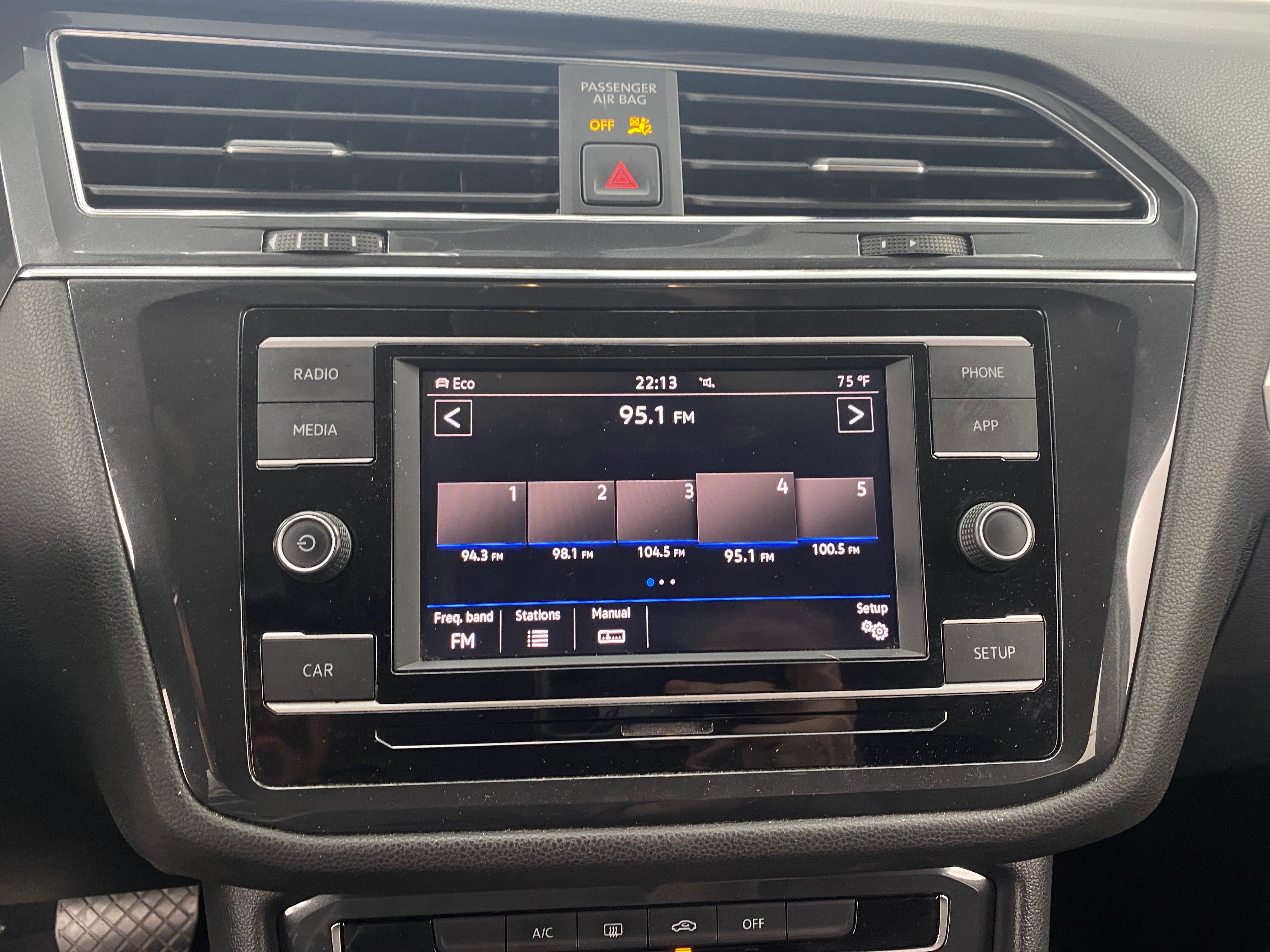 Thumbnail: 2019 Volkswagen Tiguan - 4